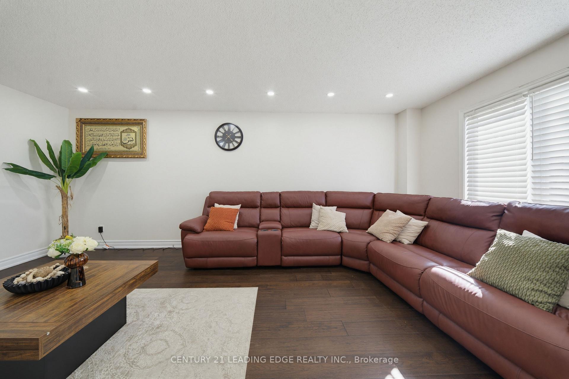 Photo 9 of 2353 Wildwood Crescent, Pickering, Brock Ridge — HOMEH
