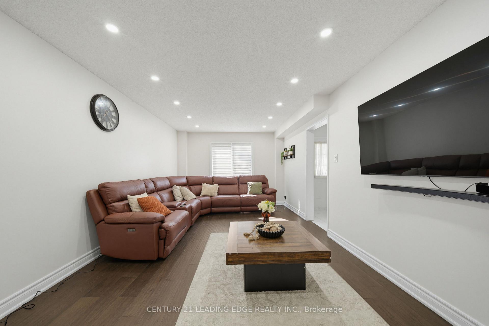 Photo 12 of 2353 Wildwood Crescent, Pickering, Brock Ridge — HOMEH