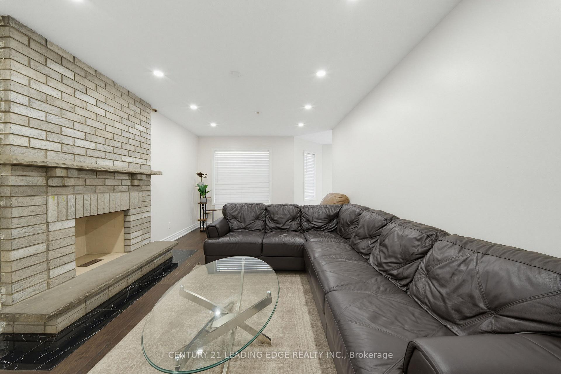 Photo 18 of 2353 Wildwood Crescent, Pickering, Brock Ridge — HOMEH