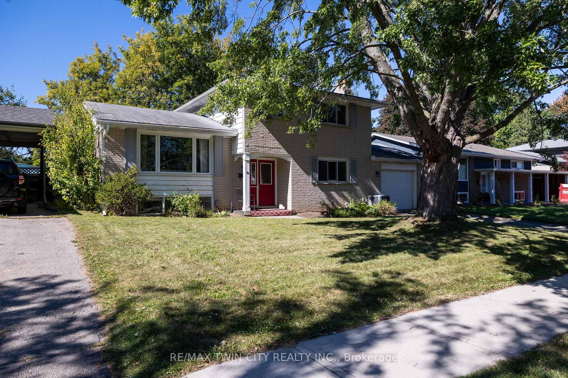 Photo 5 of 52 Brier Park Road, Brantford, Brier Park — HOMEH