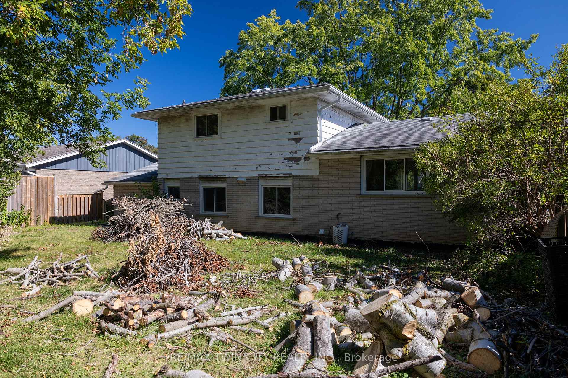 Photo 7 of 52 Brier Park Road, Brantford, Brier Park — HOMEH