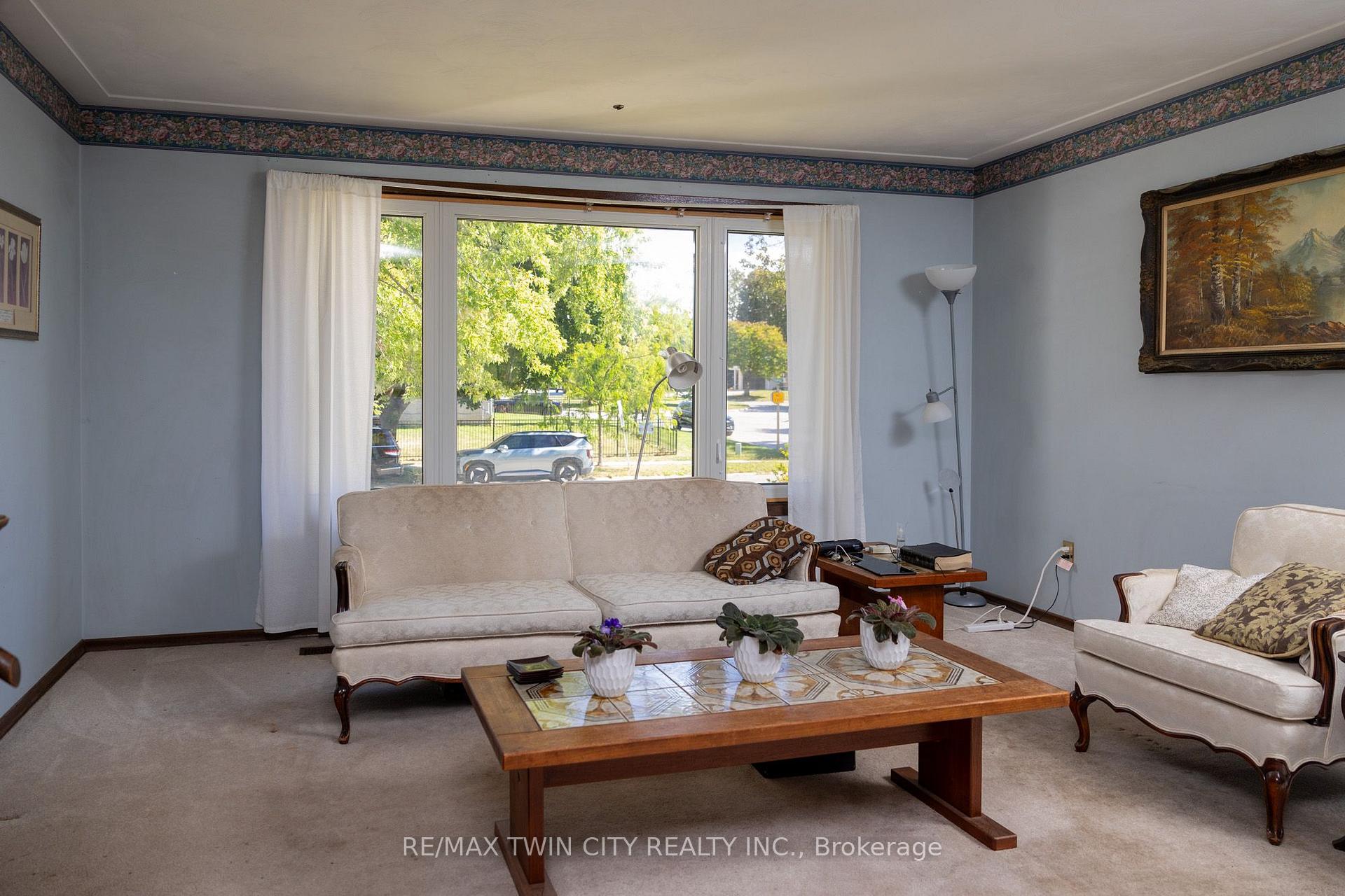 Photo 9 of 52 Brier Park Road, Brantford, Brier Park — HOMEH