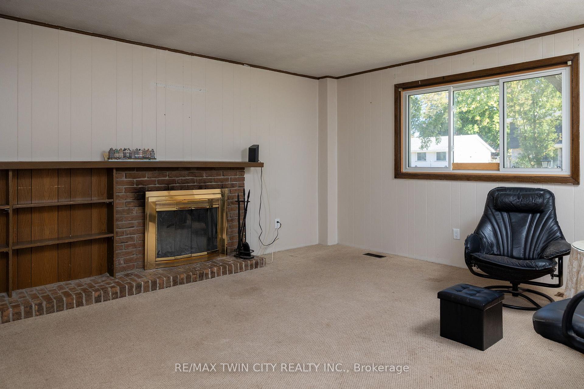 Photo 14 of 52 Brier Park Road, Brantford, Brier Park — HOMEH
