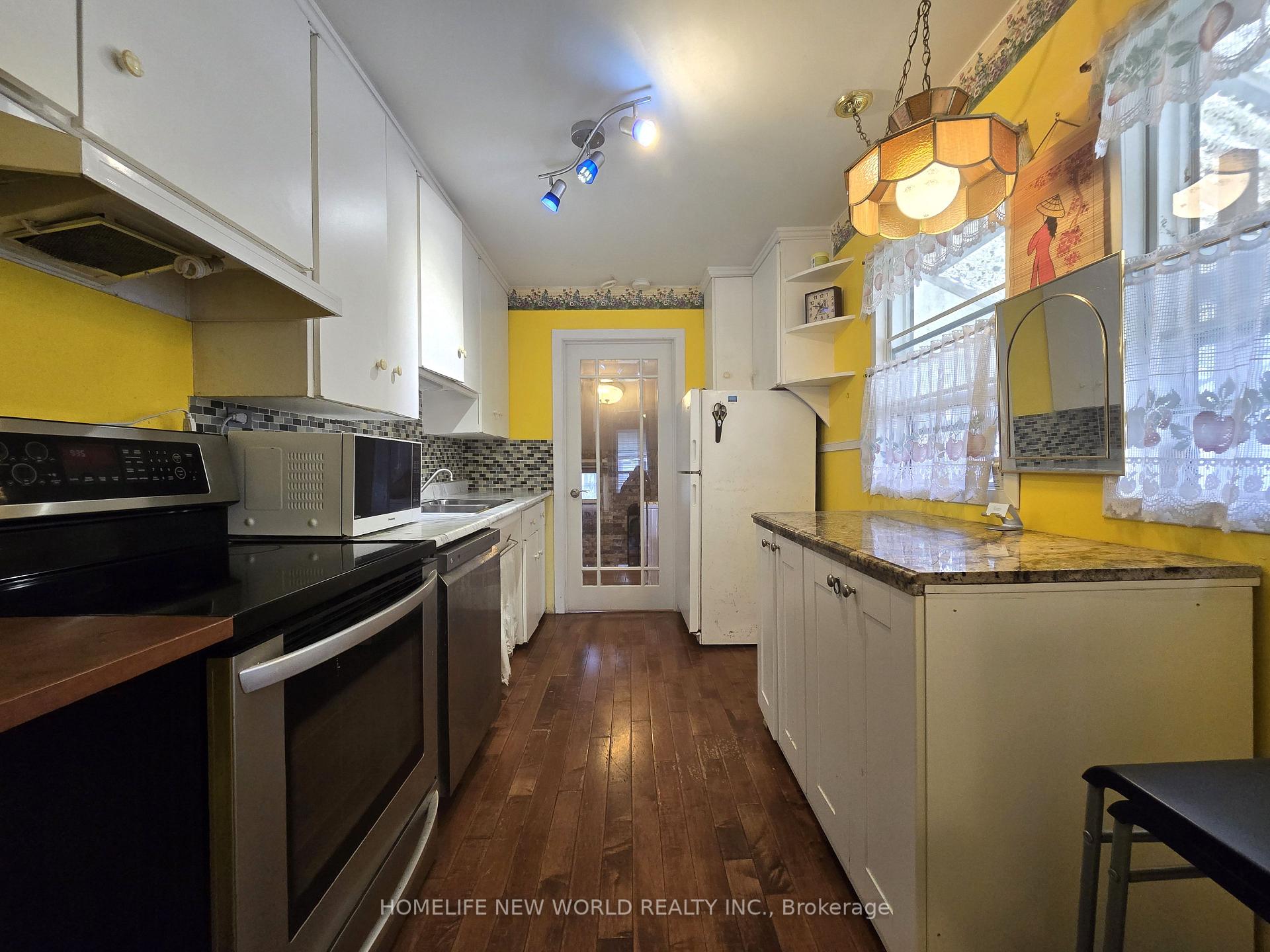 Photo 5 of 424 Upper Sherman Avenue, Hamilton, Eastmount — HOMEH