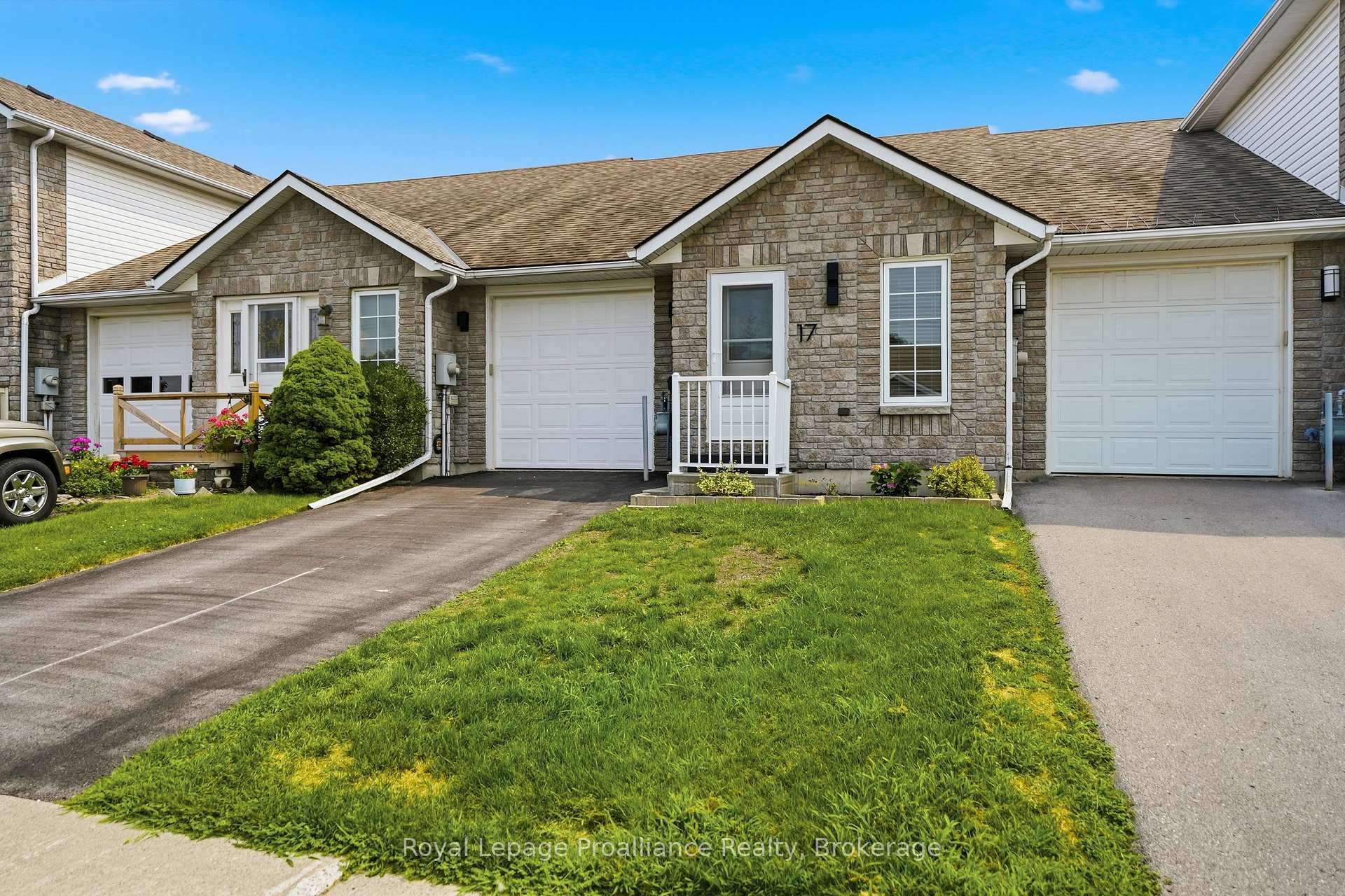 Photo 2 of 17 Alder Court, Belleville, Belleville Ward — HOMEH