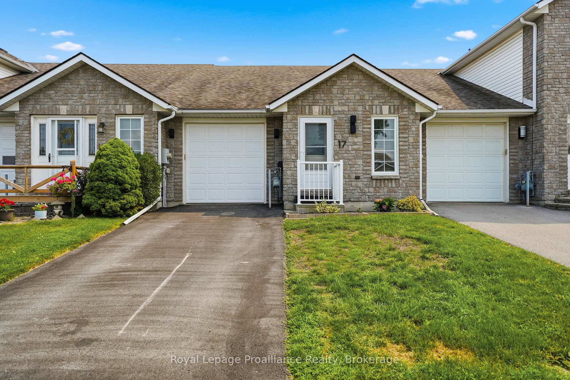 Photo 3 of 17 Alder Court, Belleville, Belleville Ward — HOMEH