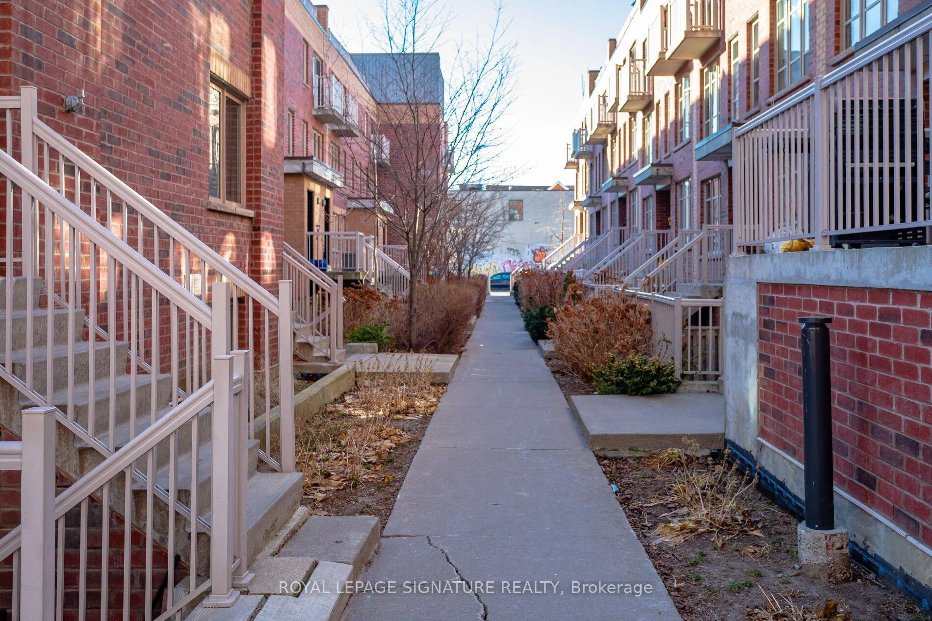 Photo 4 of Unit 225, 11 Ruttan Street, Toronto, Dufferin Grove — HOMEH