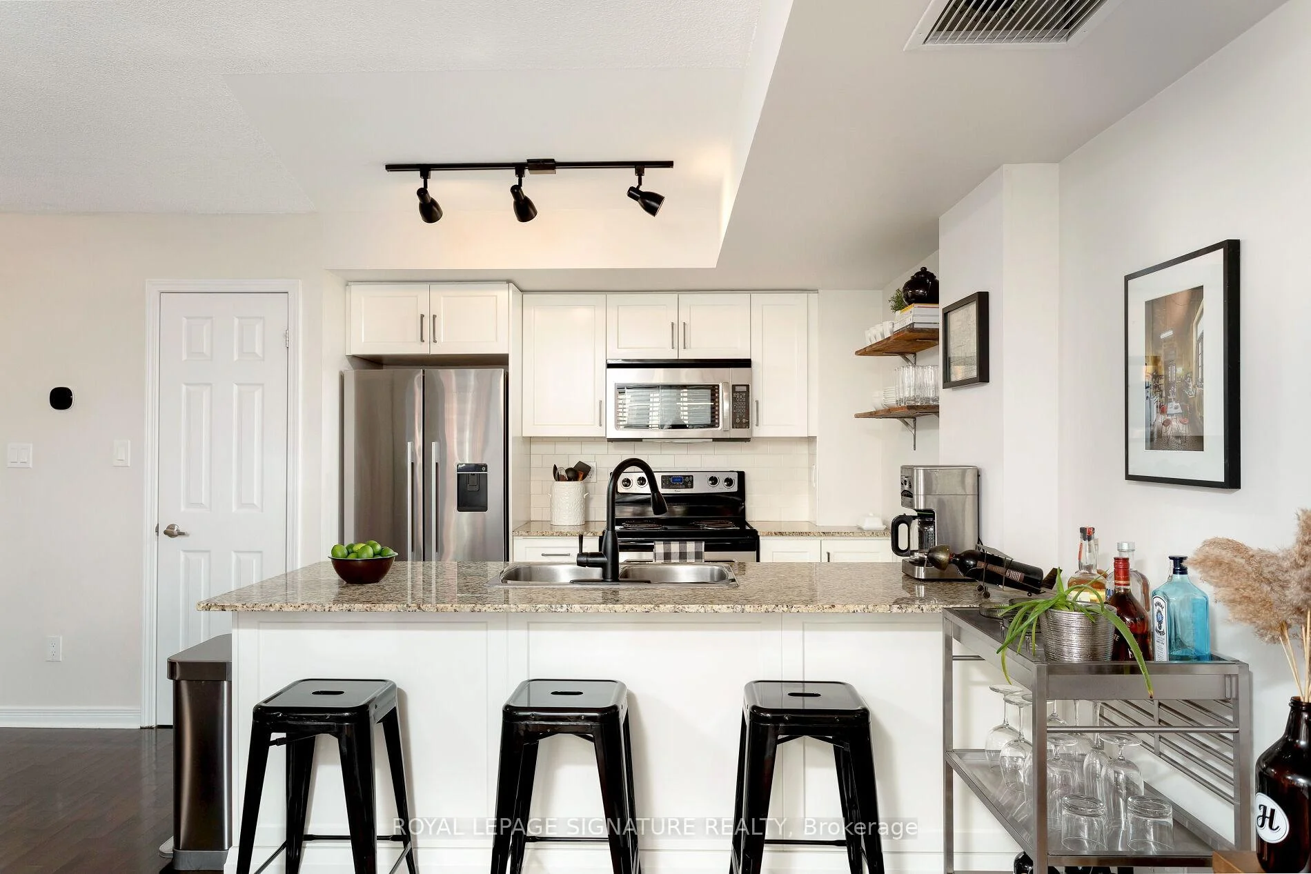 Photo 8 of Unit 225, 11 Ruttan Street, Toronto, Dufferin Grove — HOMEH