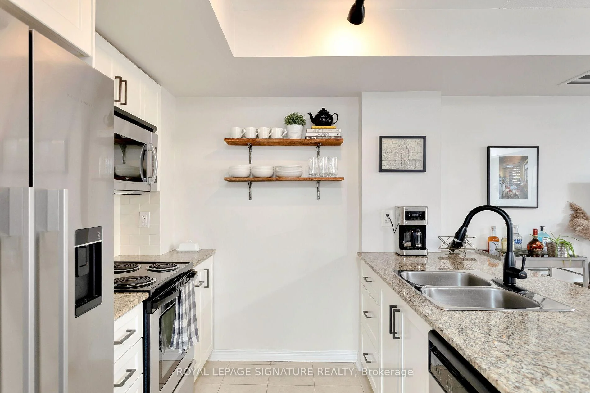 Photo 12 of Unit 225, 11 Ruttan Street, Toronto, Dufferin Grove — HOMEH