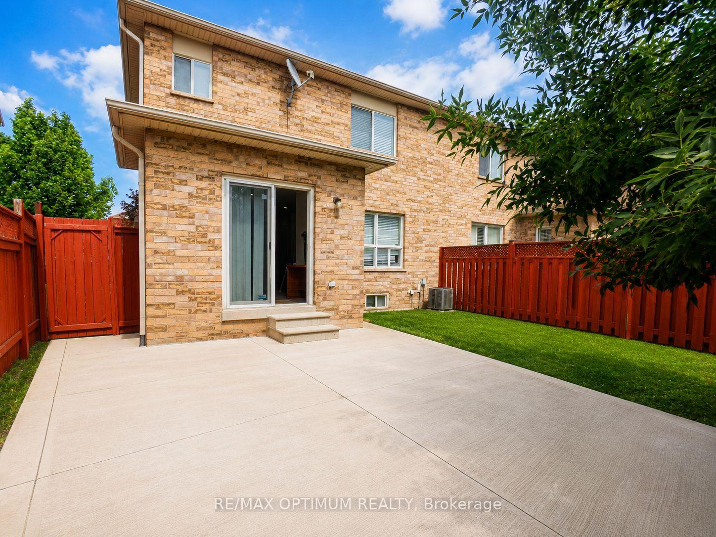 Photo 19 of 8 Topiary Lane, Brampton, Fletcher's Meadow — HOMEH