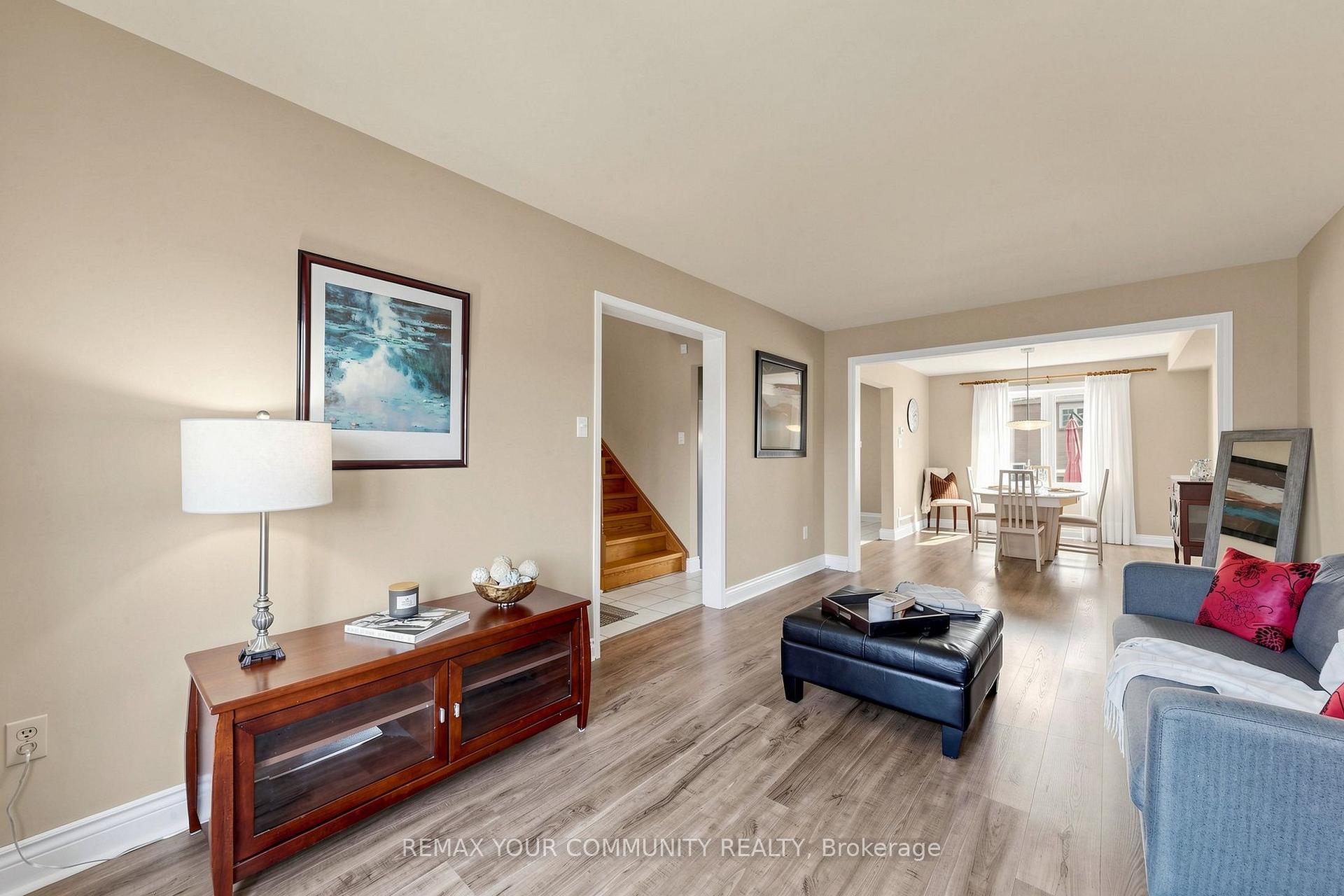 Photo 6 of 172 Patna Crescent, Vaughan, Maple — HOMEH