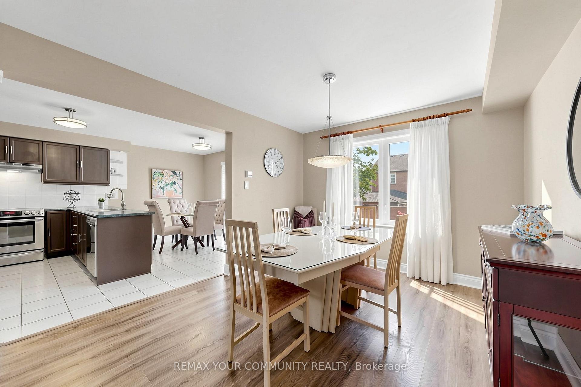 Photo 7 of 172 Patna Crescent, Vaughan, Maple — HOMEH