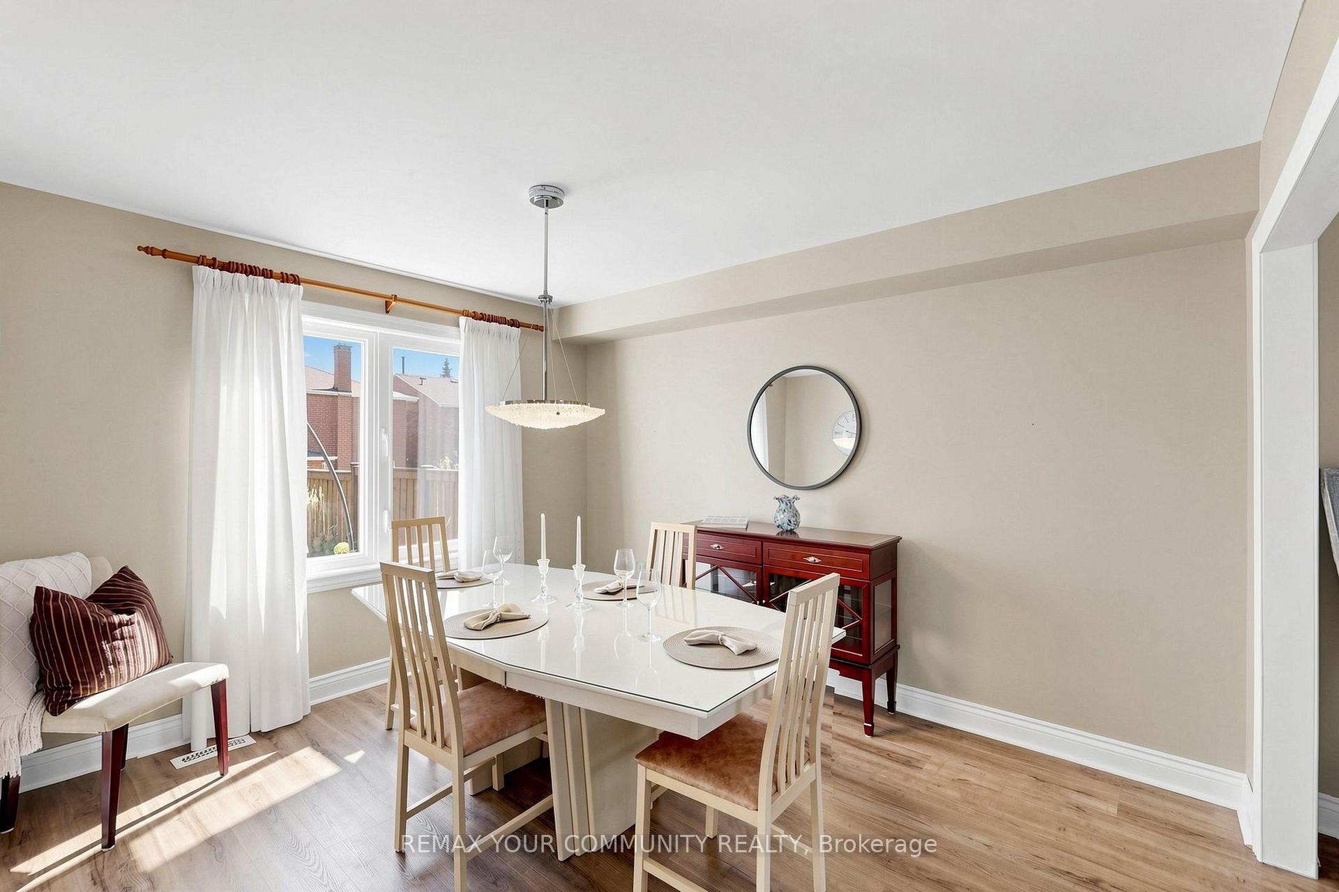 Photo 8 of 172 Patna Crescent, Vaughan, Maple — HOMEH