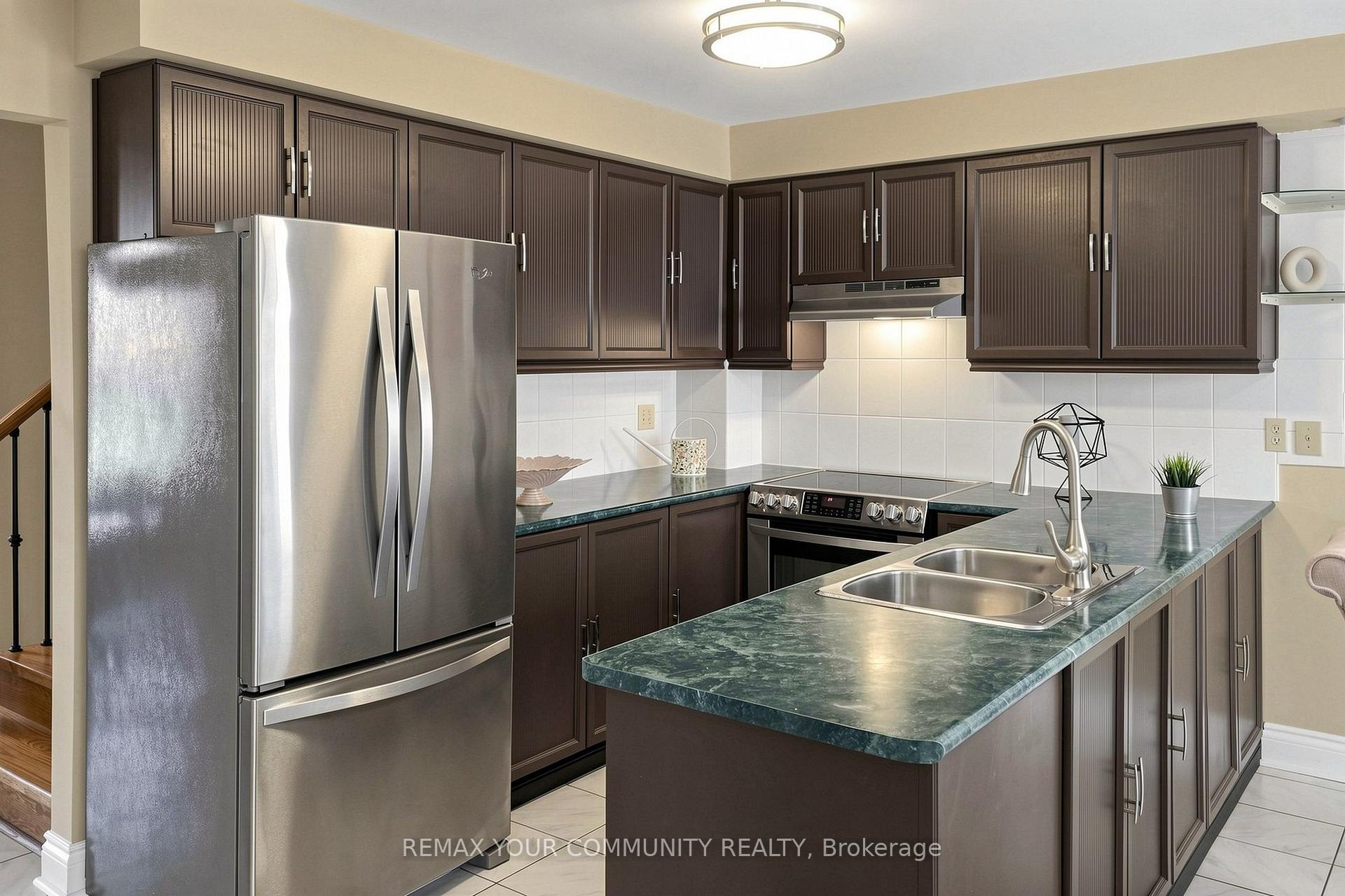 Photo 15 of 172 Patna Crescent, Vaughan, Maple — HOMEH
