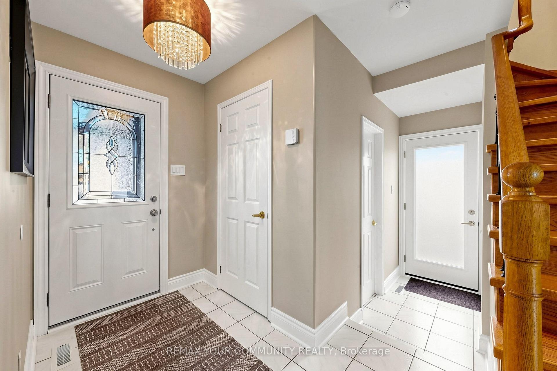 Photo 18 of 172 Patna Crescent, Vaughan, Maple — HOMEH