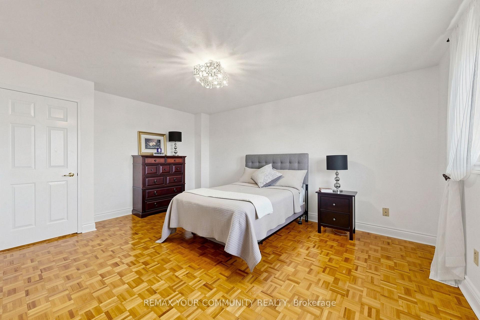 Photo 22 of 172 Patna Crescent, Vaughan, Maple — HOMEH