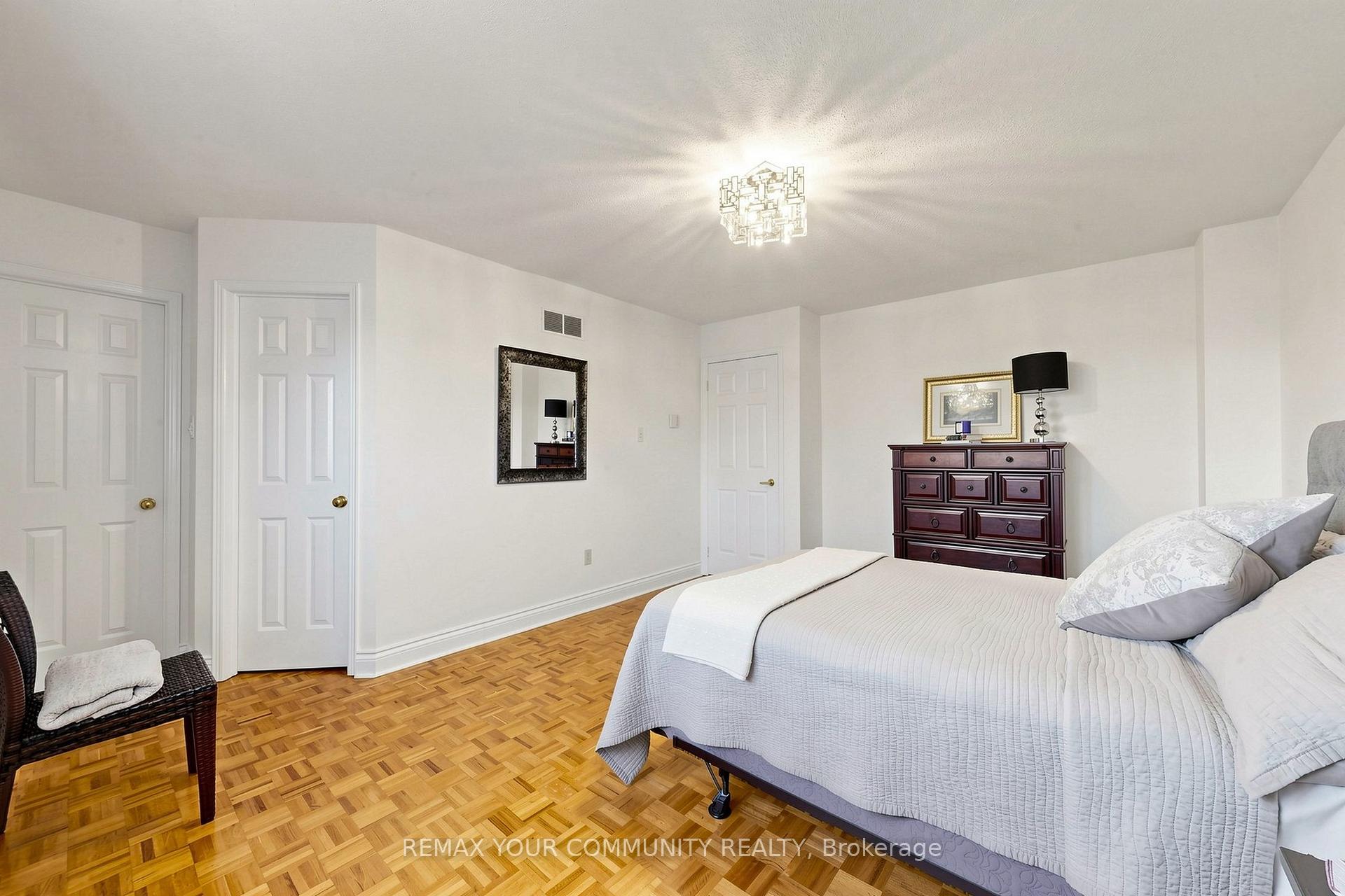 Photo 25 of 172 Patna Crescent, Vaughan, Maple — HOMEH