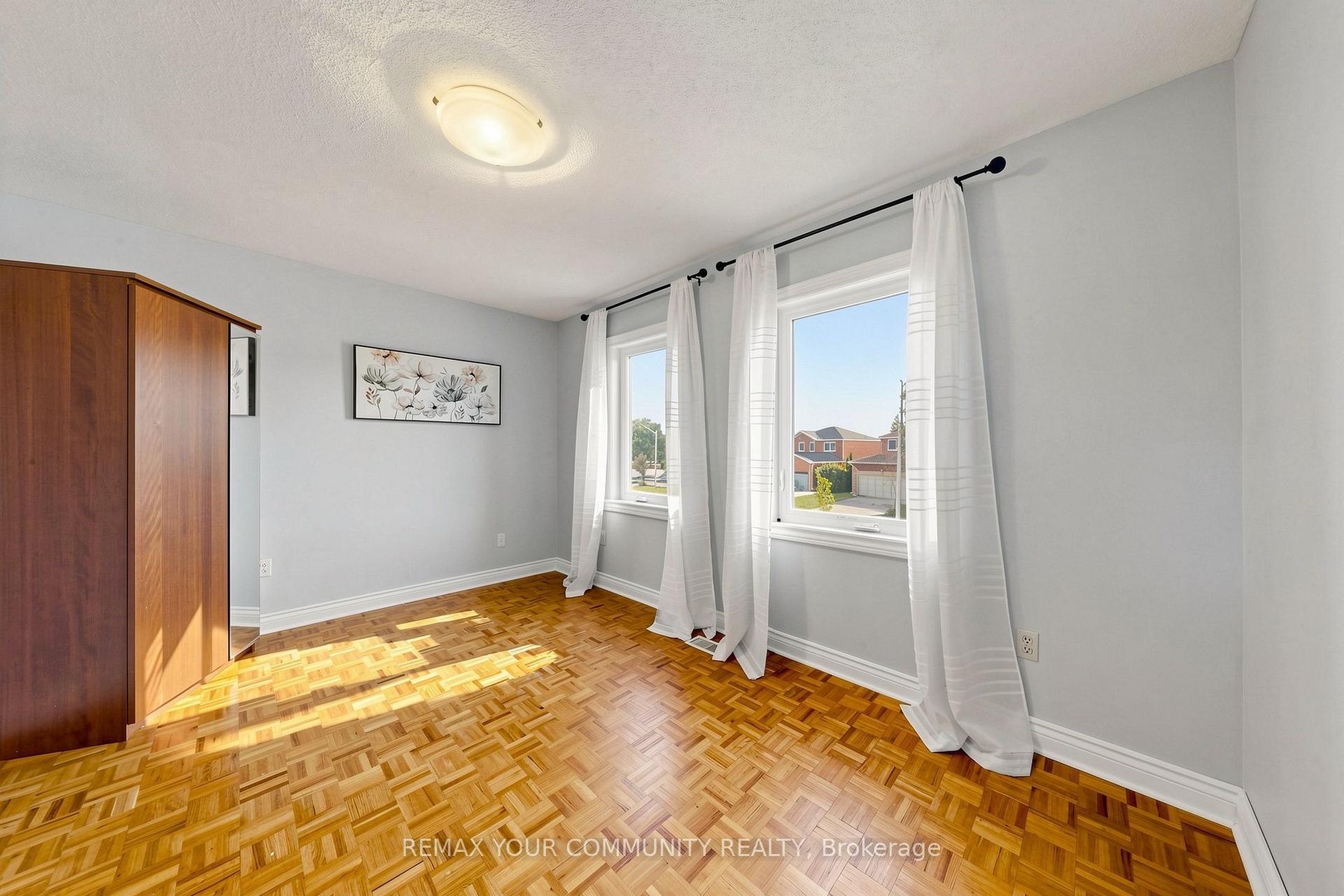 Photo 30 of 172 Patna Crescent, Vaughan, Maple — HOMEH