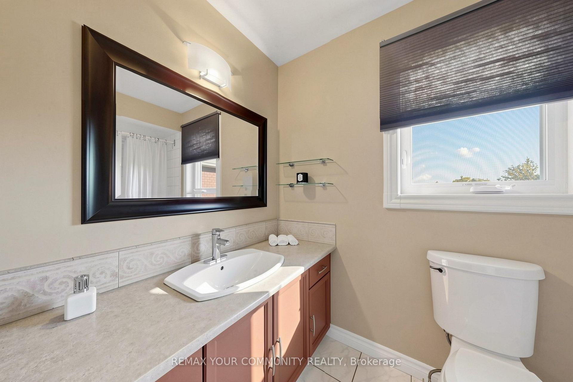 Photo 32 of 172 Patna Crescent, Vaughan, Maple — HOMEH