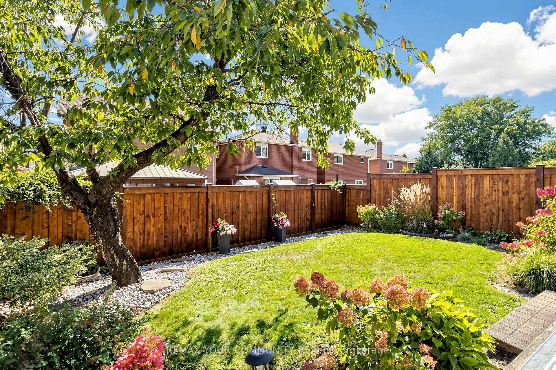 Photo 49 of 172 Patna Crescent, Vaughan, Maple — HOMEH