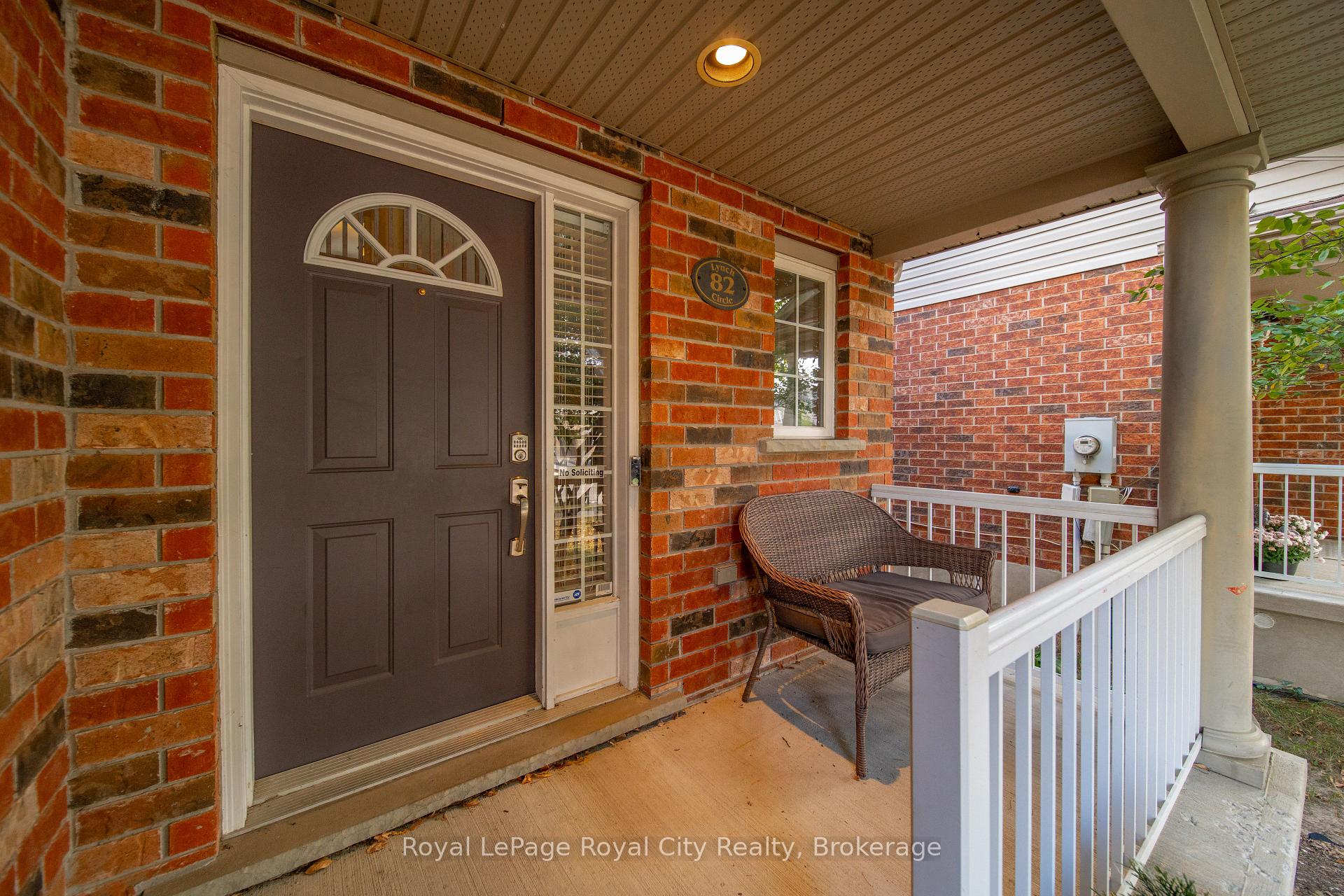 Photo 4 of 82 Lynch Circle, Guelph, Pineridge/Westminster Woods — HOMEH