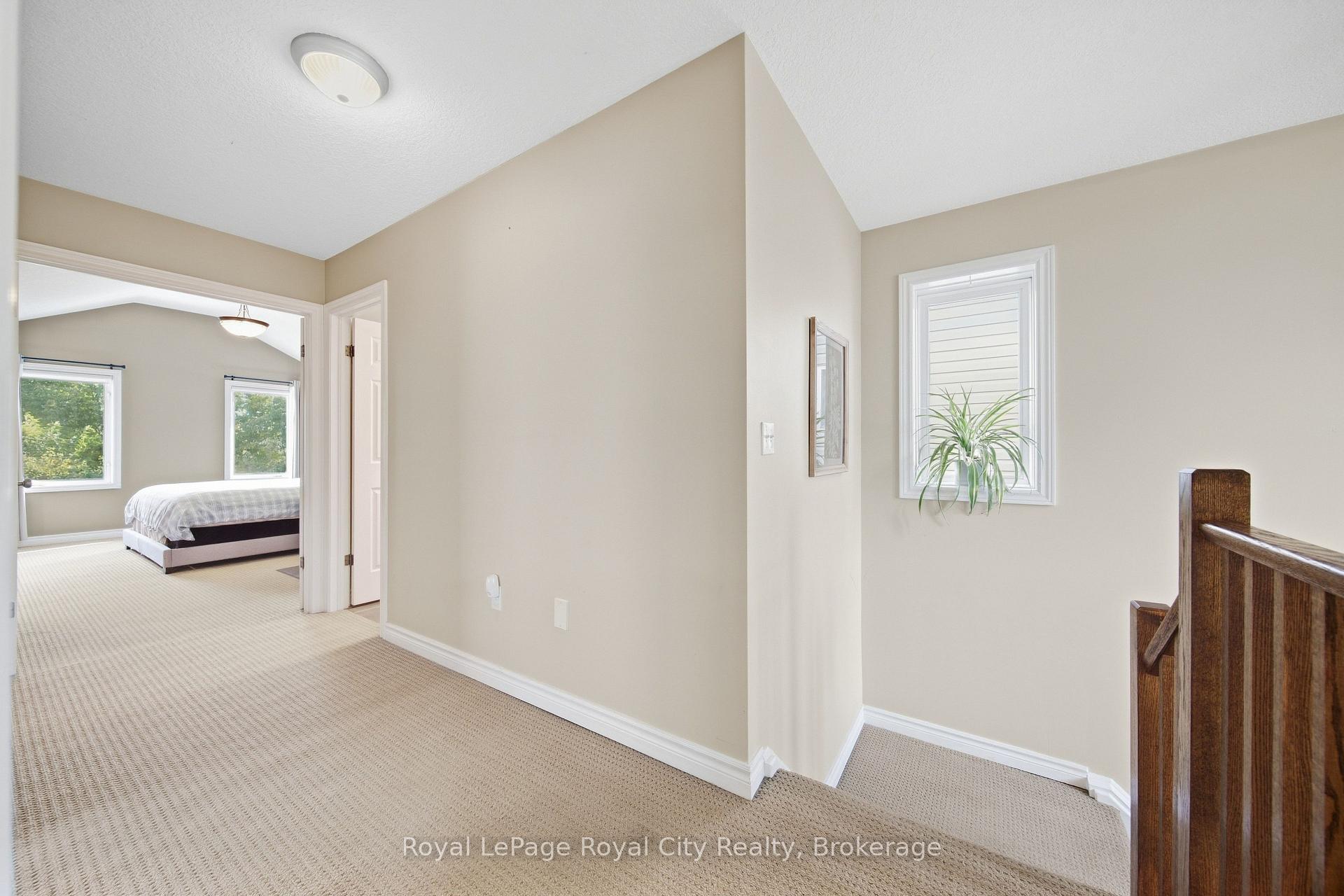 Photo 20 of 82 Lynch Circle, Guelph, Pineridge/Westminster Woods — HOMEH