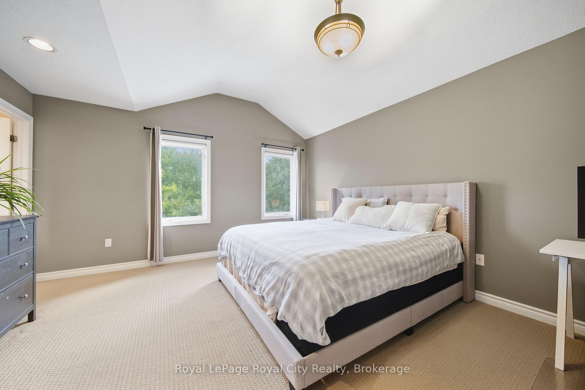 Photo 27 of 82 Lynch Circle, Guelph, Pineridge/Westminster Woods — HOMEH