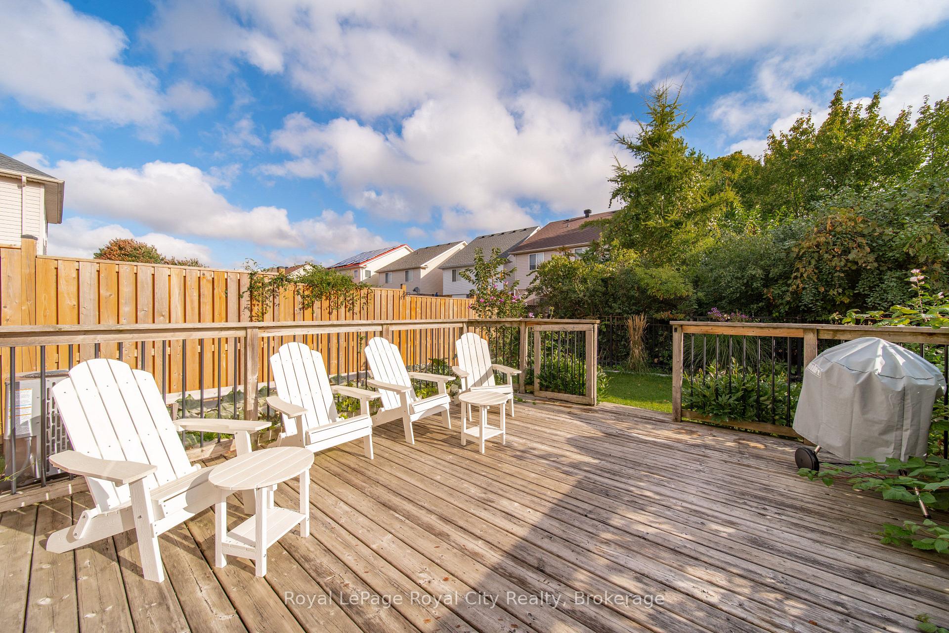 Photo 31 of 82 Lynch Circle, Guelph, Pineridge/Westminster Woods — HOMEH