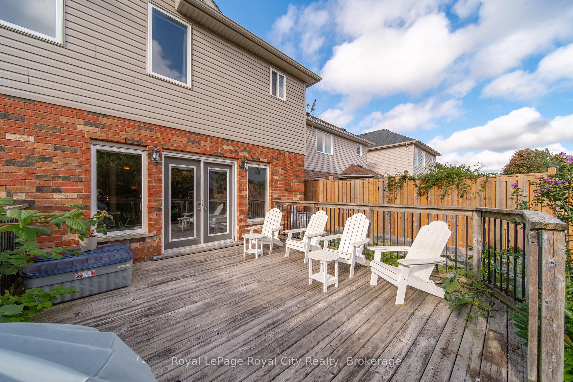 Photo 33 of 82 Lynch Circle, Guelph, Pineridge/Westminster Woods — HOMEH