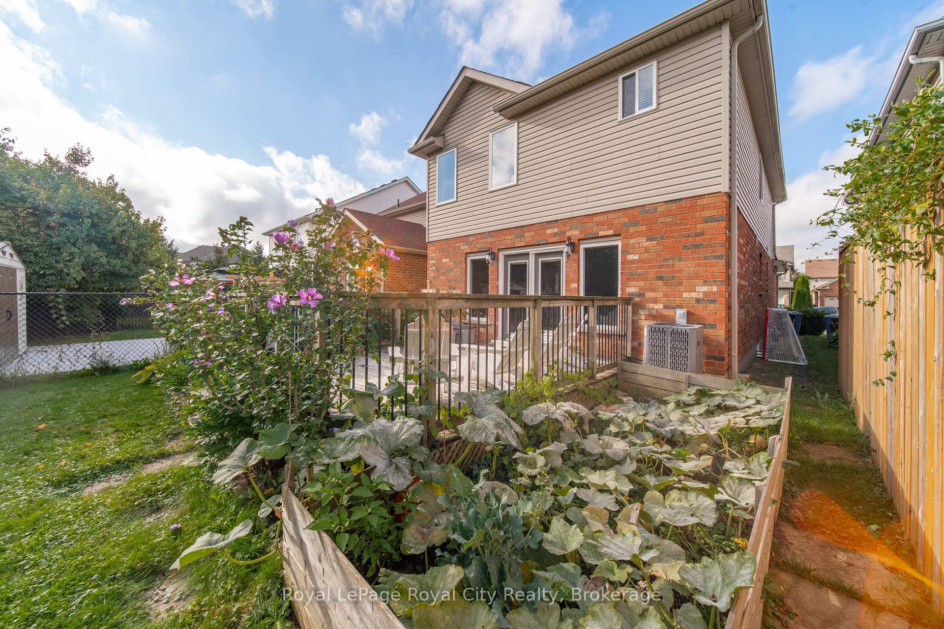 Photo 36 of 82 Lynch Circle, Guelph, Pineridge/Westminster Woods — HOMEH