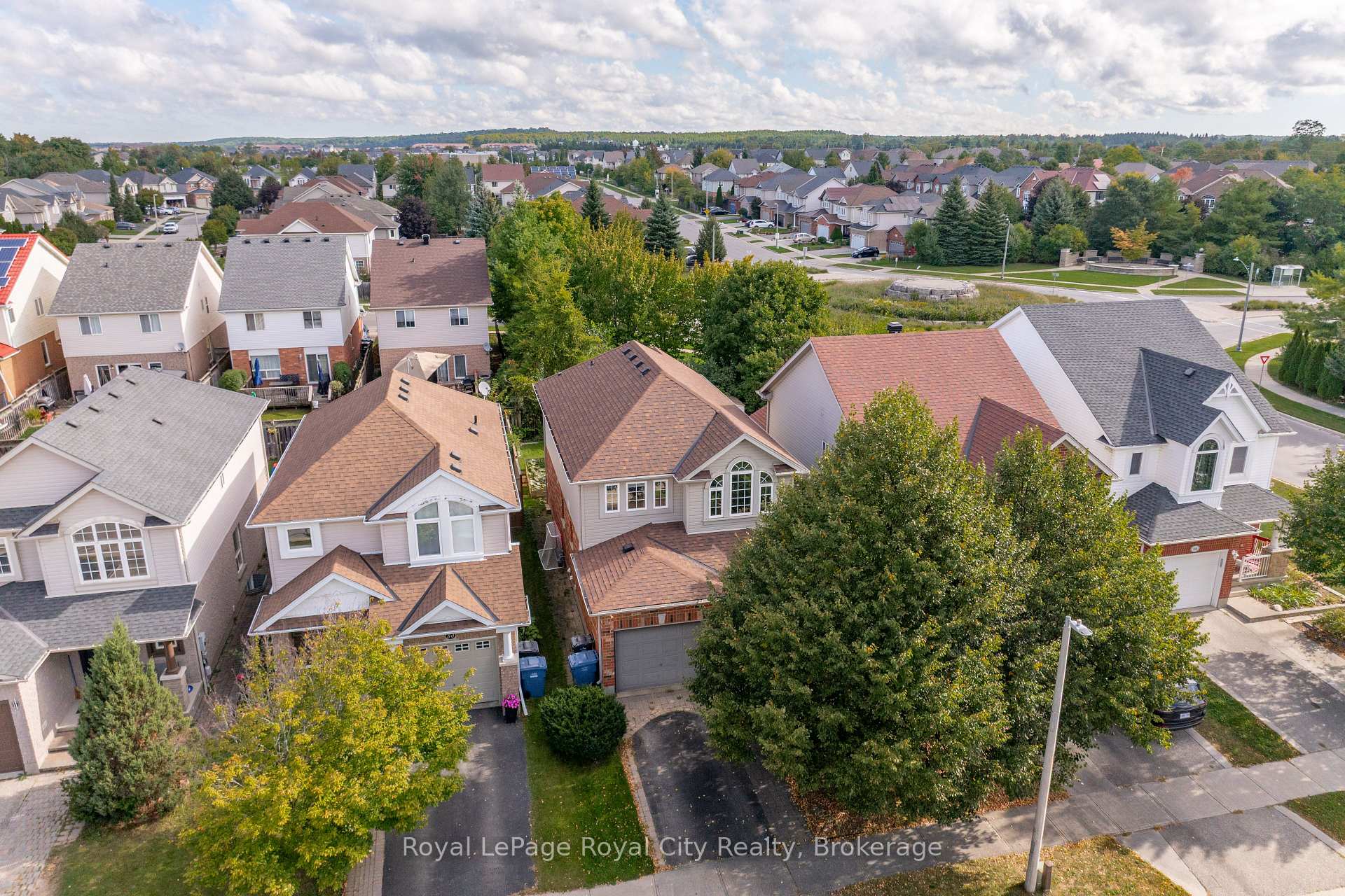 Photo 38 of 82 Lynch Circle, Guelph, Pineridge/Westminster Woods — HOMEH