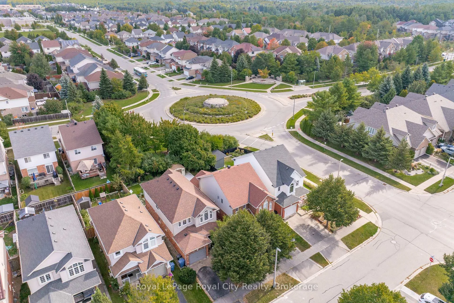 Photo 41 of 82 Lynch Circle, Guelph, Pineridge/Westminster Woods — HOMEH