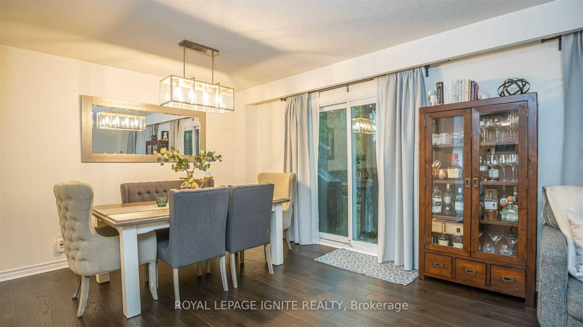 Photo 7 of 563 Berwick Crescent, Oshawa, McLaughlin — HOMEH