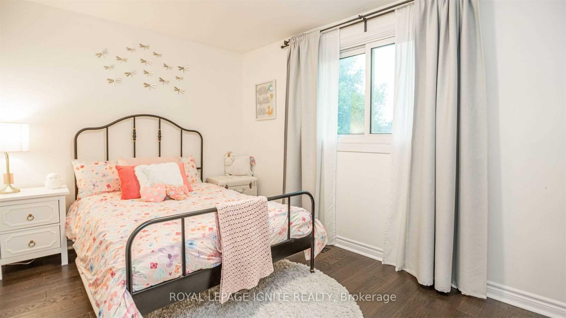 Photo 14 of 563 Berwick Crescent, Oshawa, McLaughlin — HOMEH