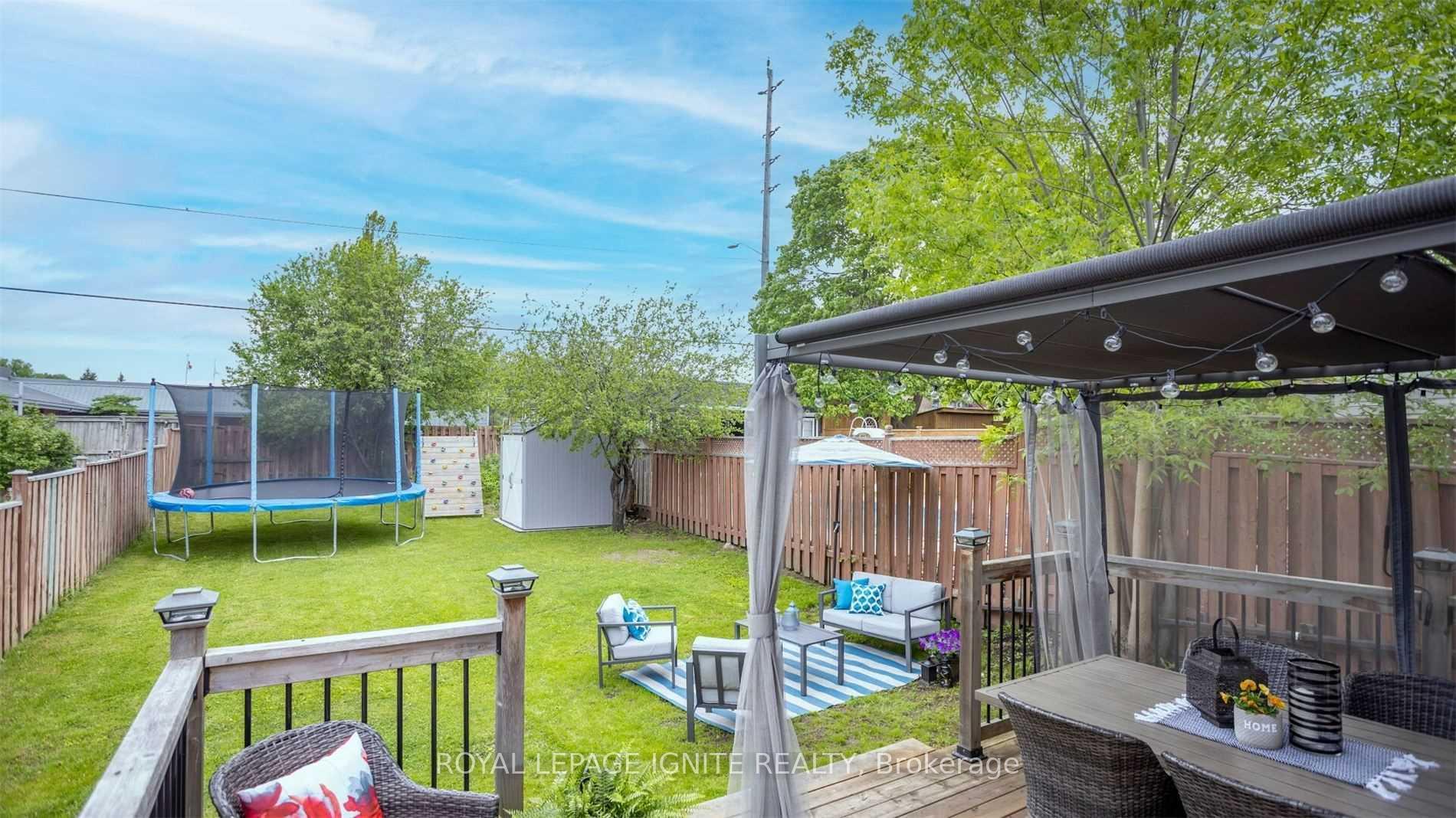 Photo 20 of 563 Berwick Crescent, Oshawa, McLaughlin — HOMEH