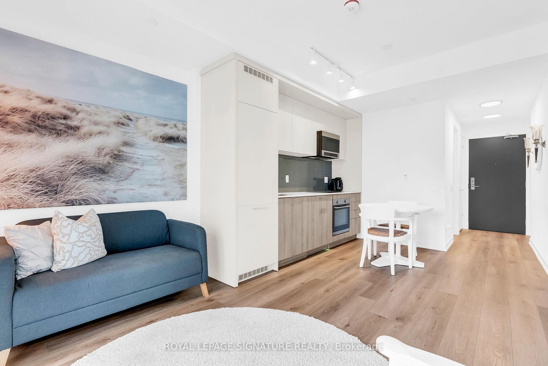 Photo 2 of Unit 212, 863 St. Clair Avenue W, Toronto, Wychwood — HOMEH