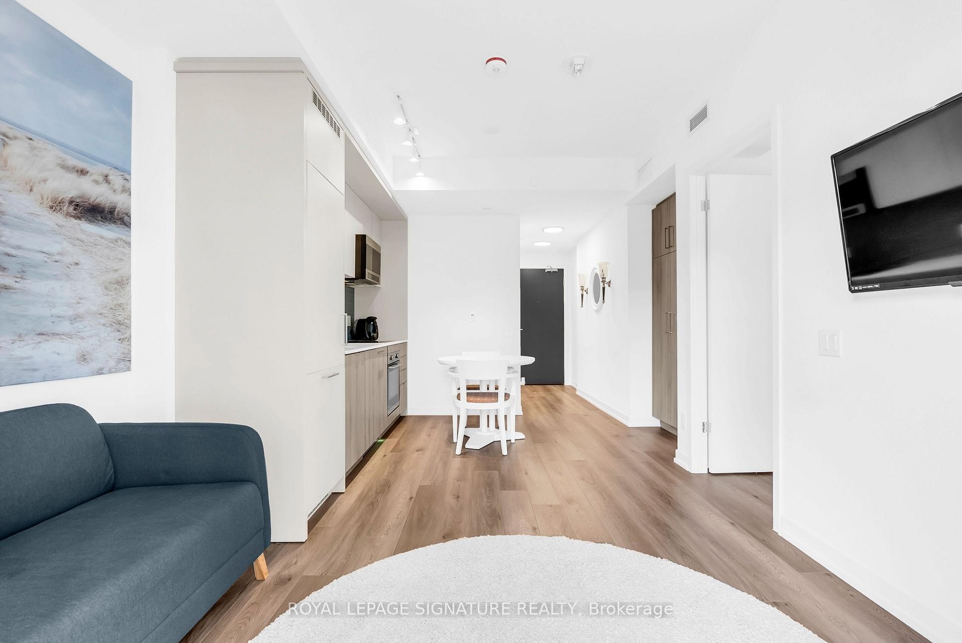 Photo 3 of Unit 212, 863 St. Clair Avenue W, Toronto, Wychwood — HOMEH