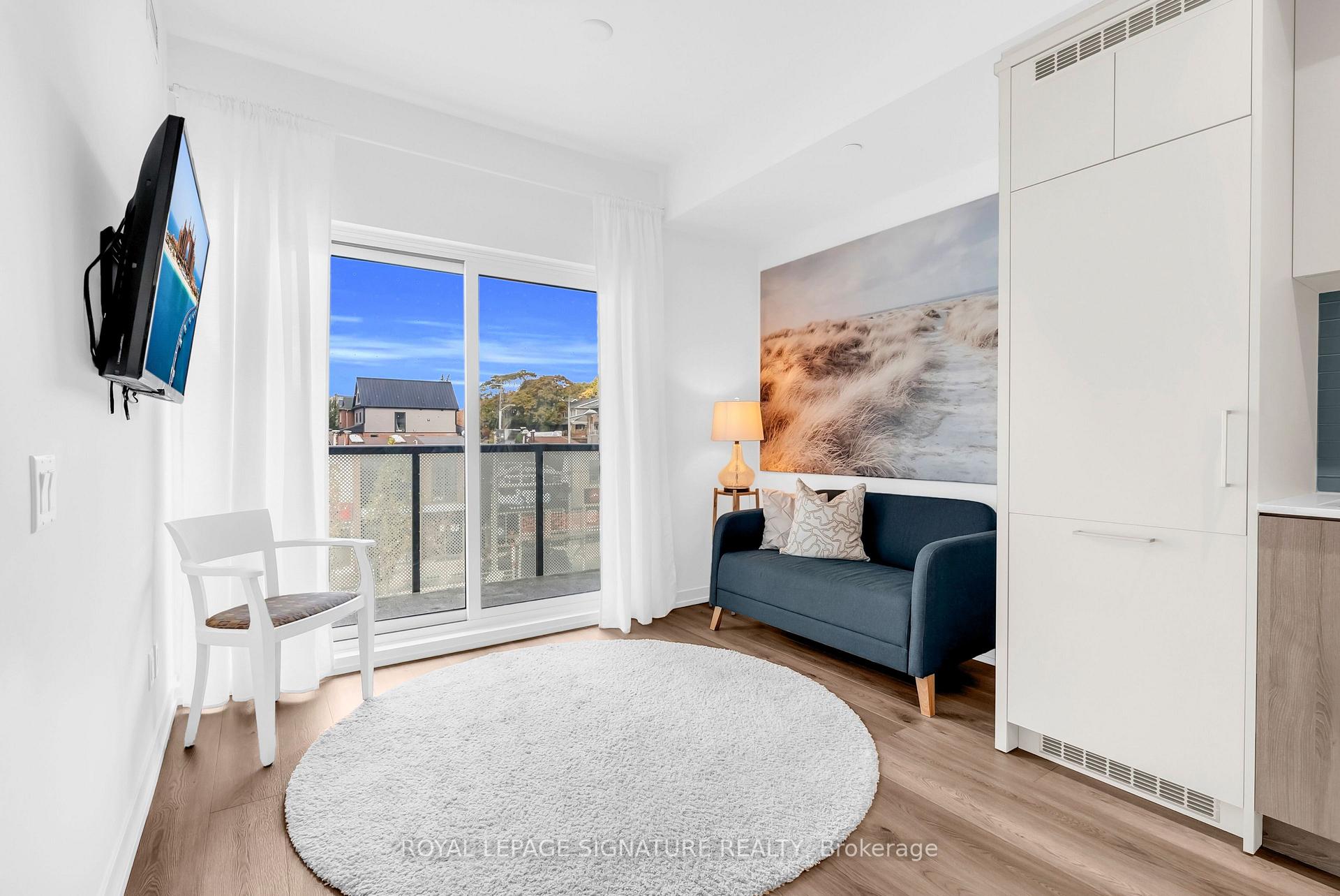 Photo 4 of Unit 212, 863 St. Clair Avenue W, Toronto, Wychwood — HOMEH