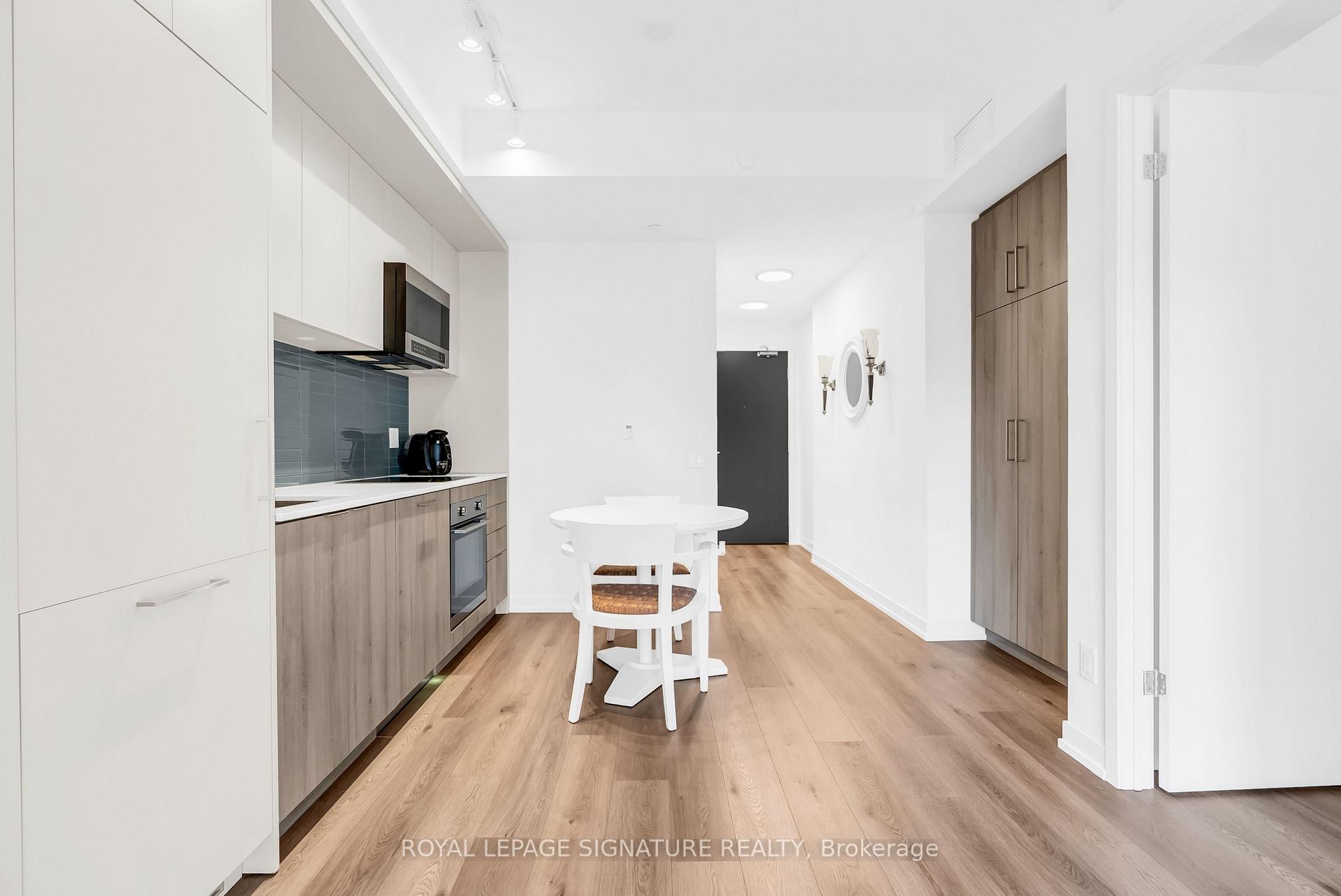 Photo 6 of Unit 212, 863 St. Clair Avenue W, Toronto, Wychwood — HOMEH