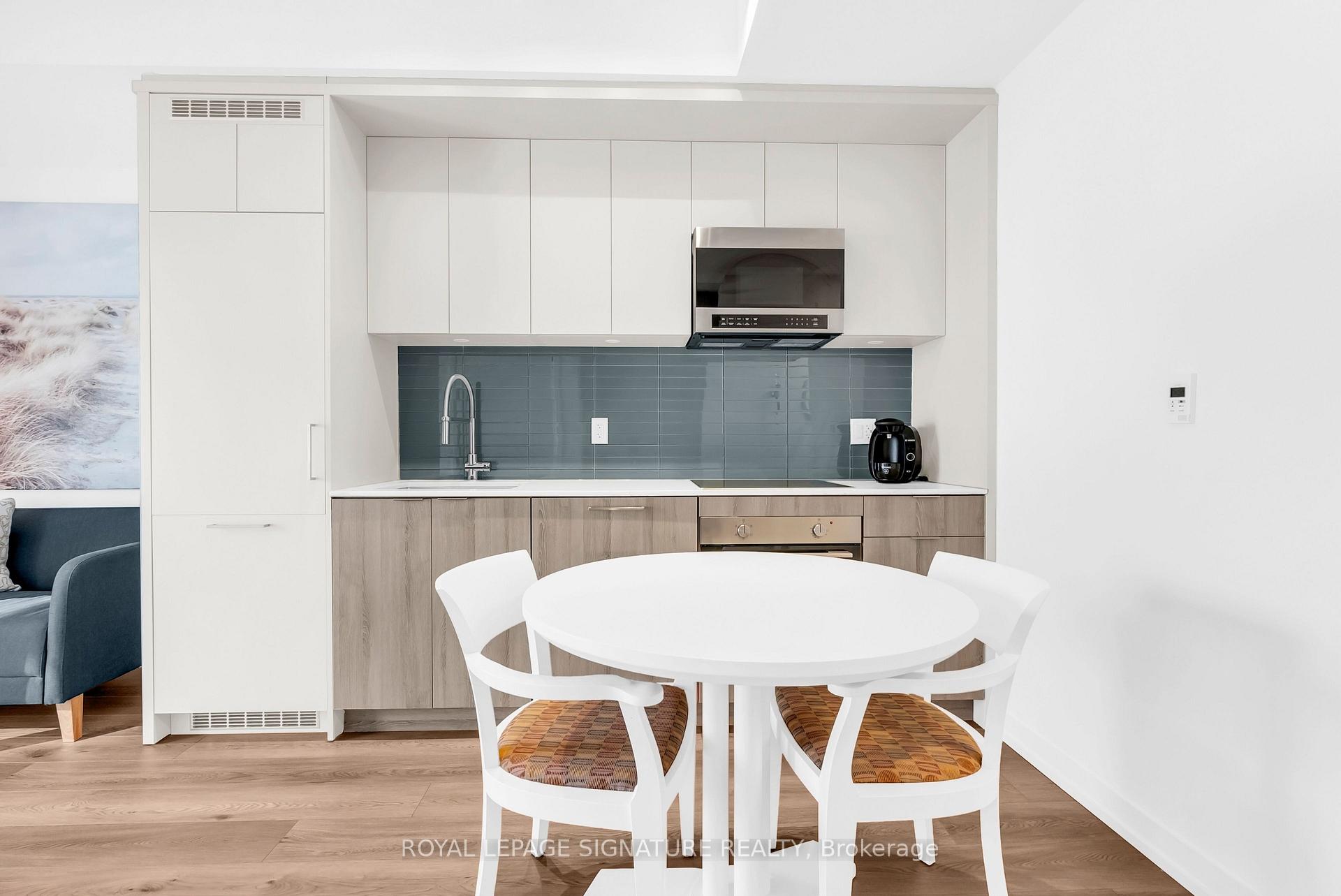Photo 7 of Unit 212, 863 St. Clair Avenue W, Toronto, Wychwood — HOMEH