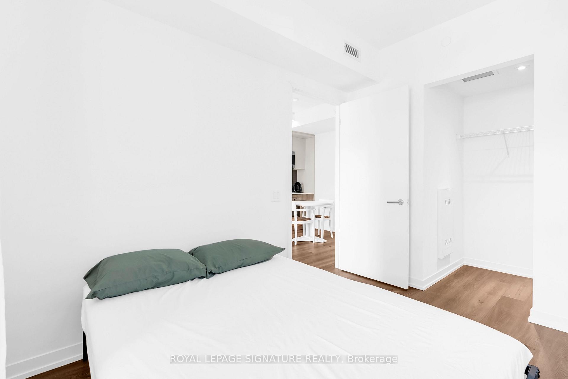 Photo 10 of Unit 212, 863 St. Clair Avenue W, Toronto, Wychwood — HOMEH