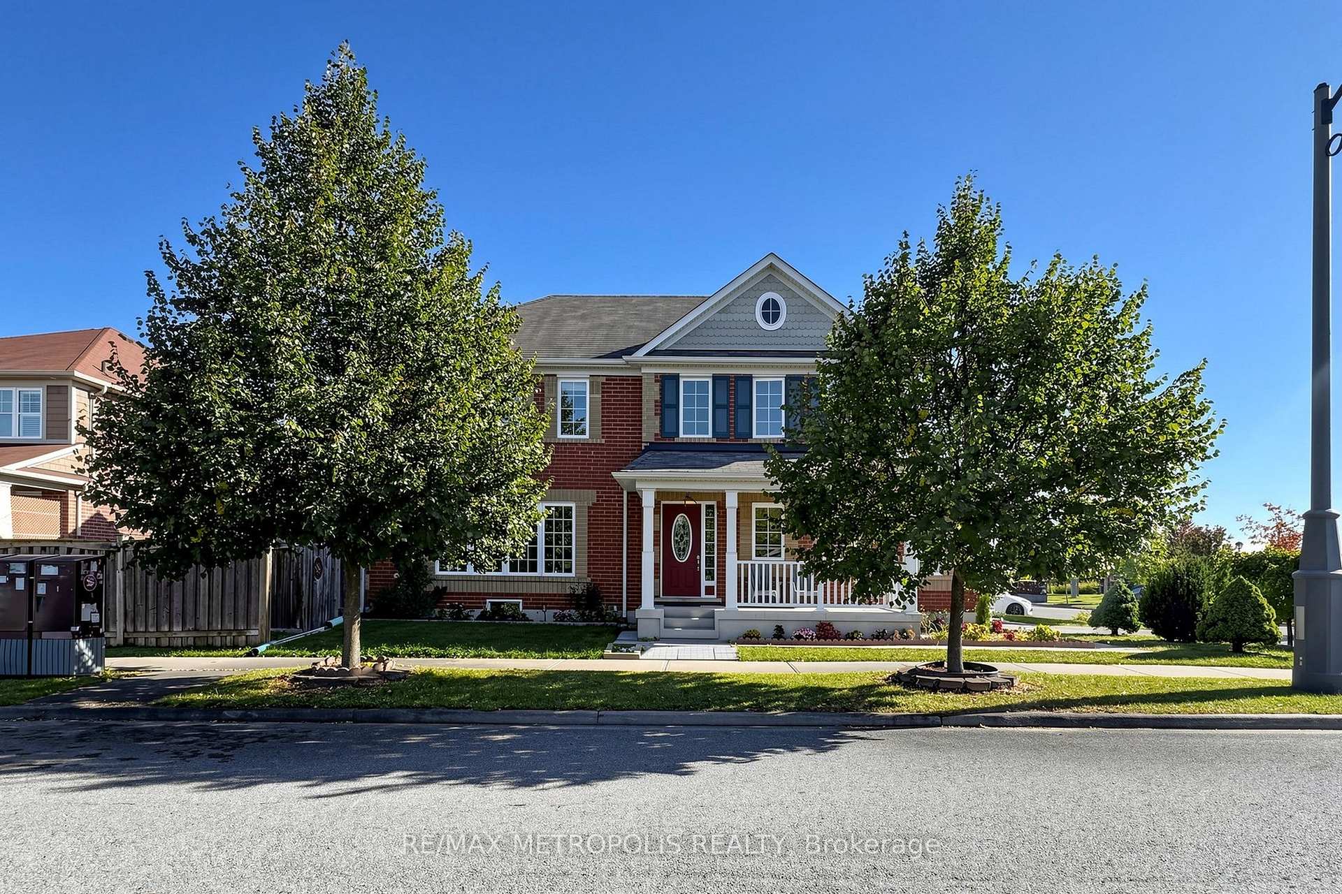 Photo 2 of 1913 Liatris Drive, Pickering, Duffin Heights — HOMEH