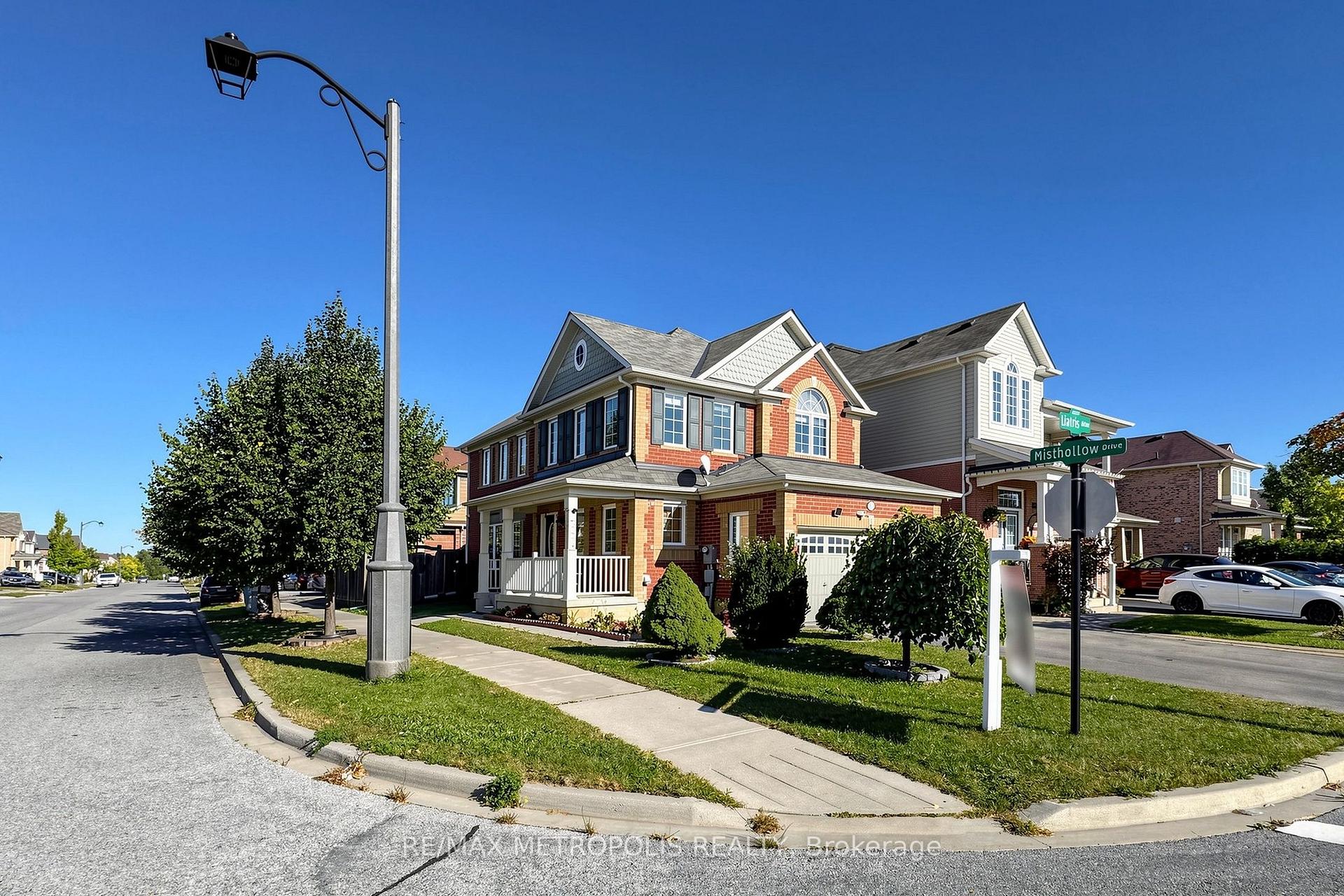 Photo 3 of 1913 Liatris Drive, Pickering, Duffin Heights — HOMEH