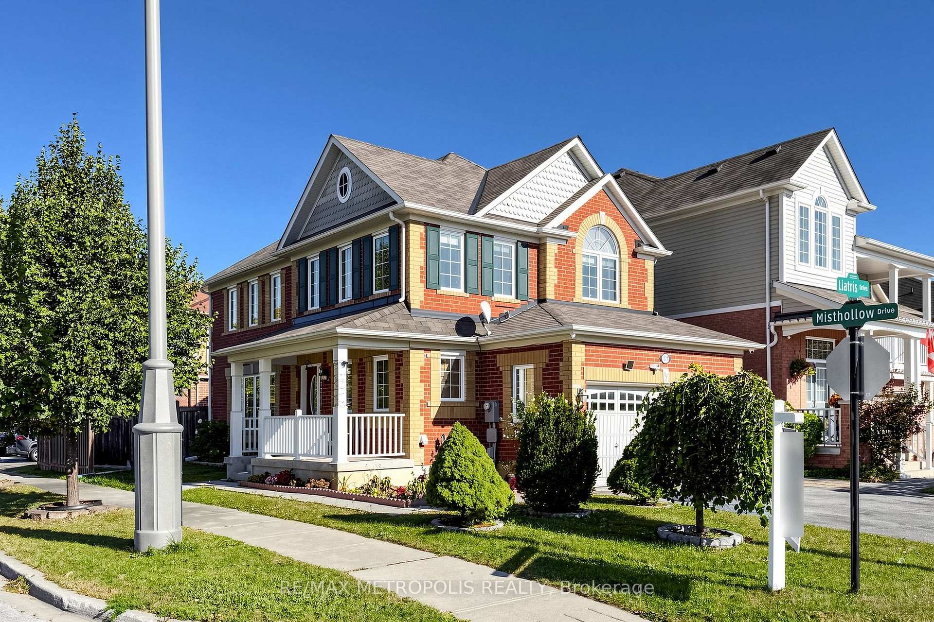 Photo 5 of 1913 Liatris Drive, Pickering, Duffin Heights — HOMEH