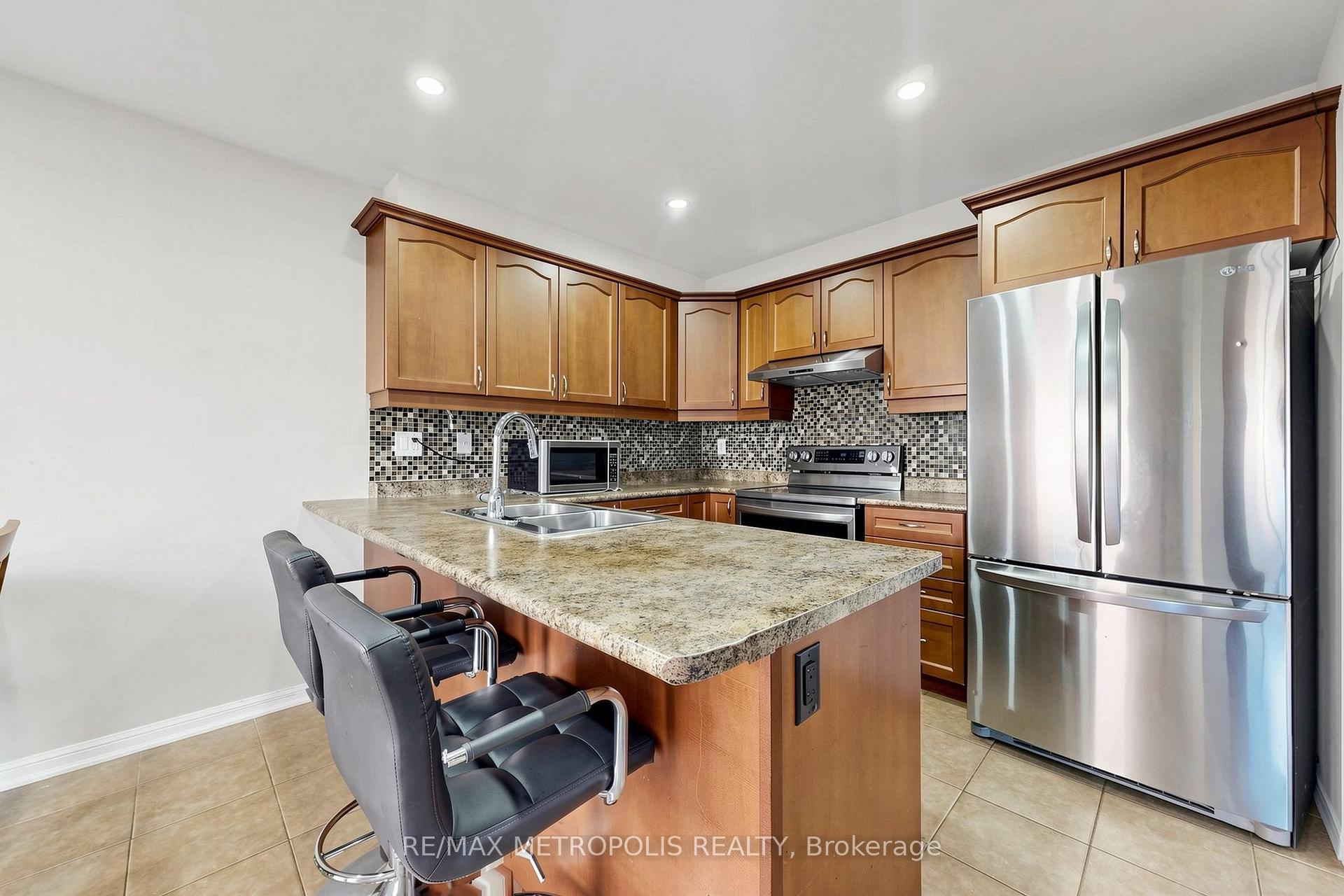 Photo 18 of 1913 Liatris Drive, Pickering, Duffin Heights — HOMEH