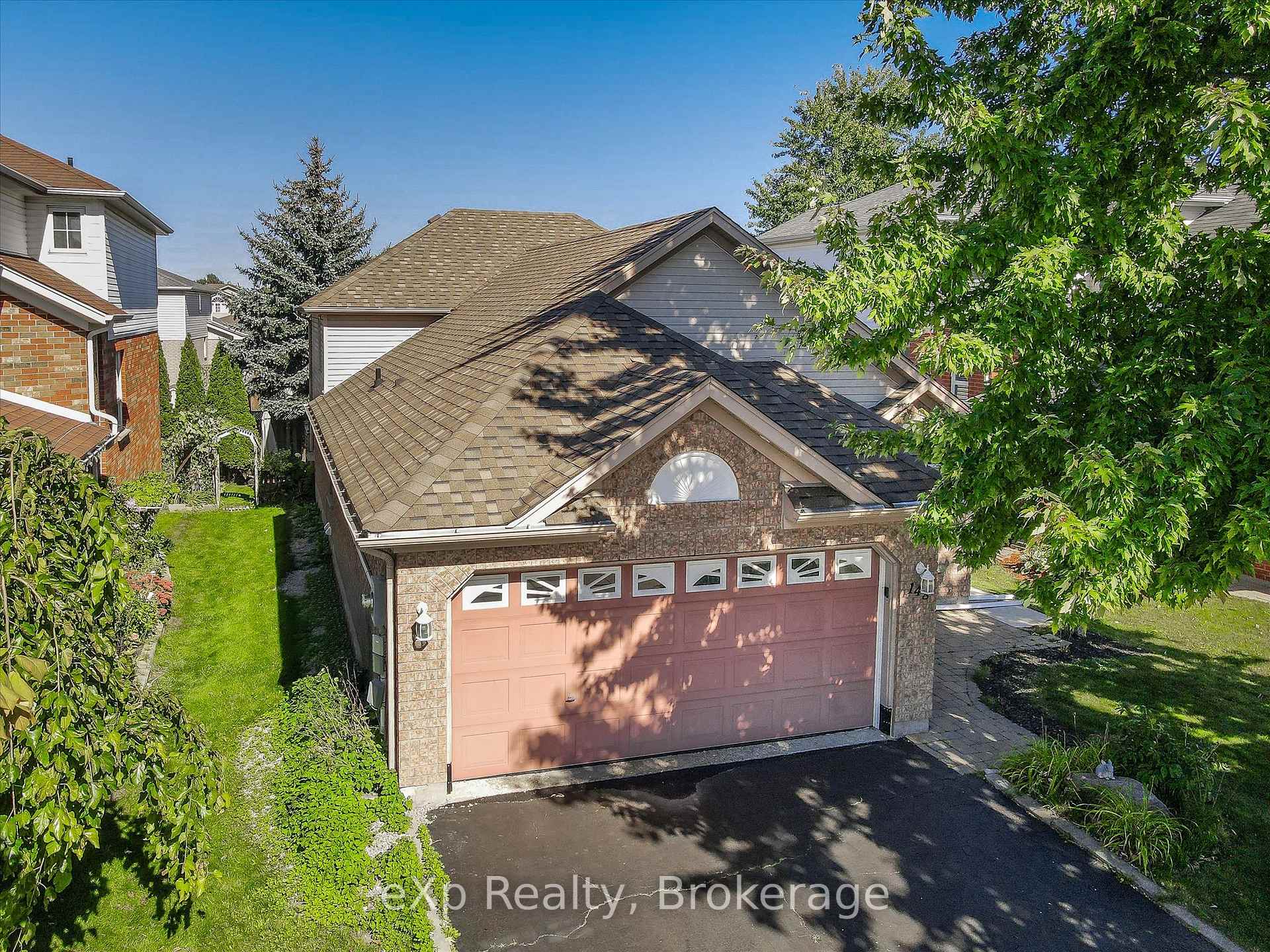 Photo 2 of 148 Clairfields Drive W, Guelph, Clairfields/Hanlon Business Park — HOMEH