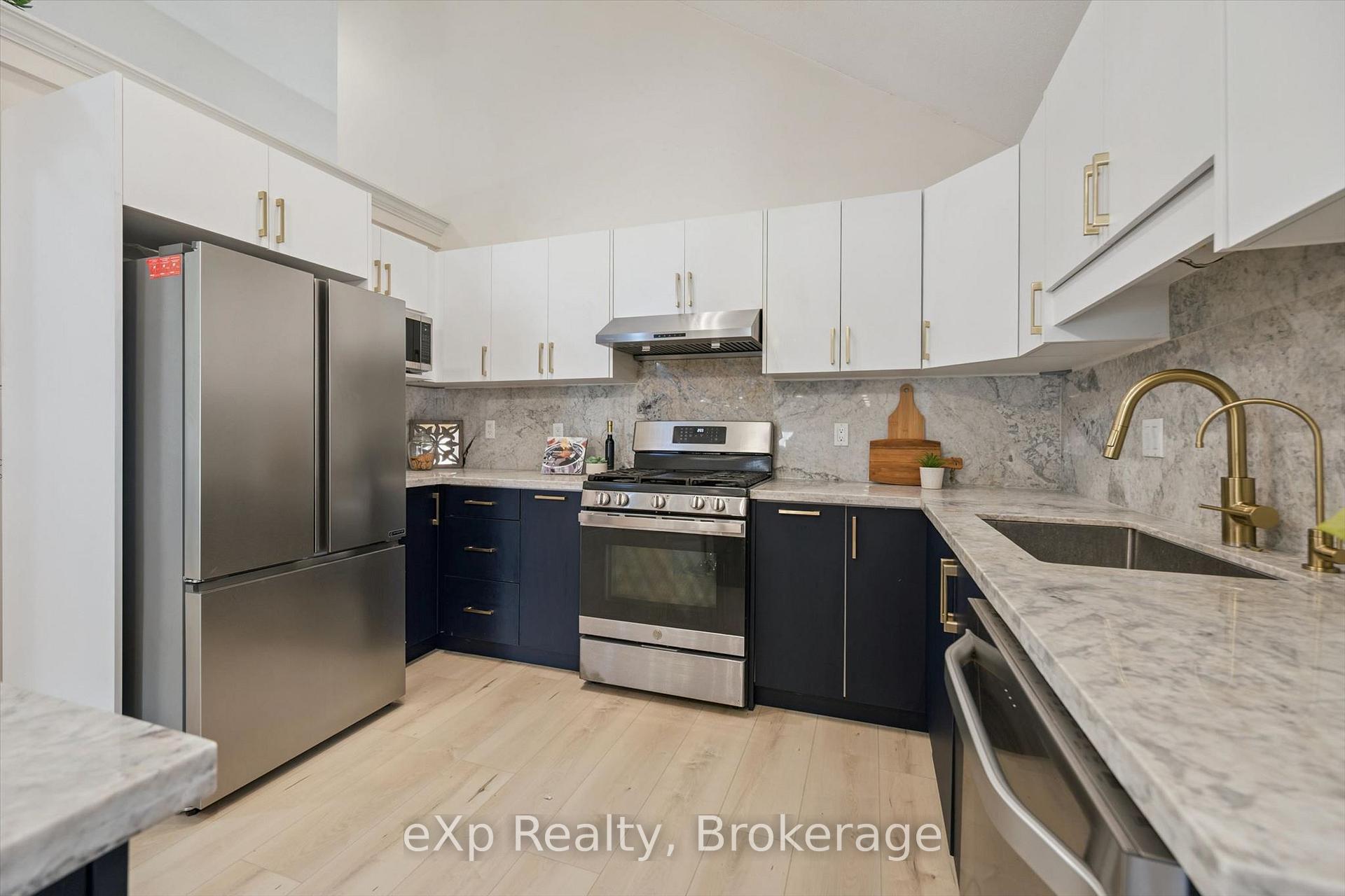 Photo 13 of 148 Clairfields Drive W, Guelph, Clairfields/Hanlon Business Park — HOMEH