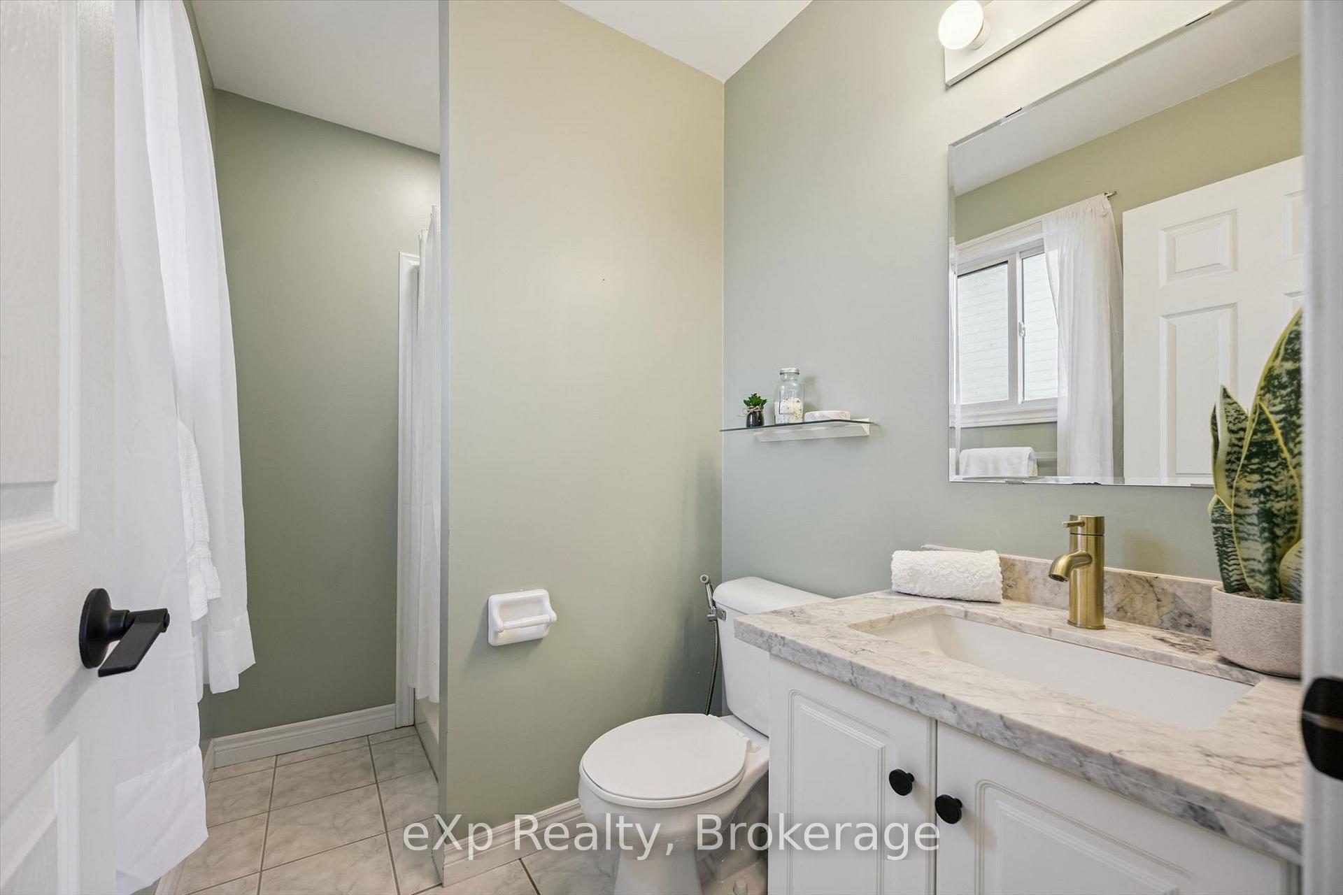 Photo 22 of 148 Clairfields Drive W, Guelph, Clairfields/Hanlon Business Park — HOMEH