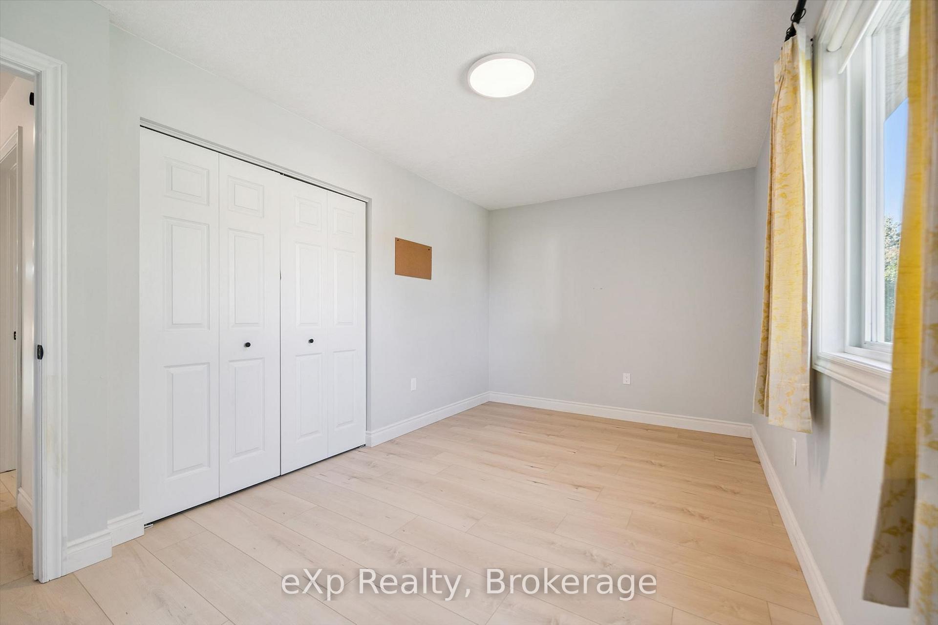 Photo 23 of 148 Clairfields Drive W, Guelph, Clairfields/Hanlon Business Park — HOMEH
