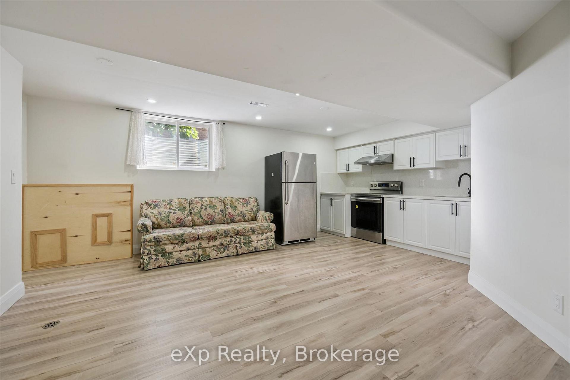 Photo 29 of 148 Clairfields Drive W, Guelph, Clairfields/Hanlon Business Park — HOMEH